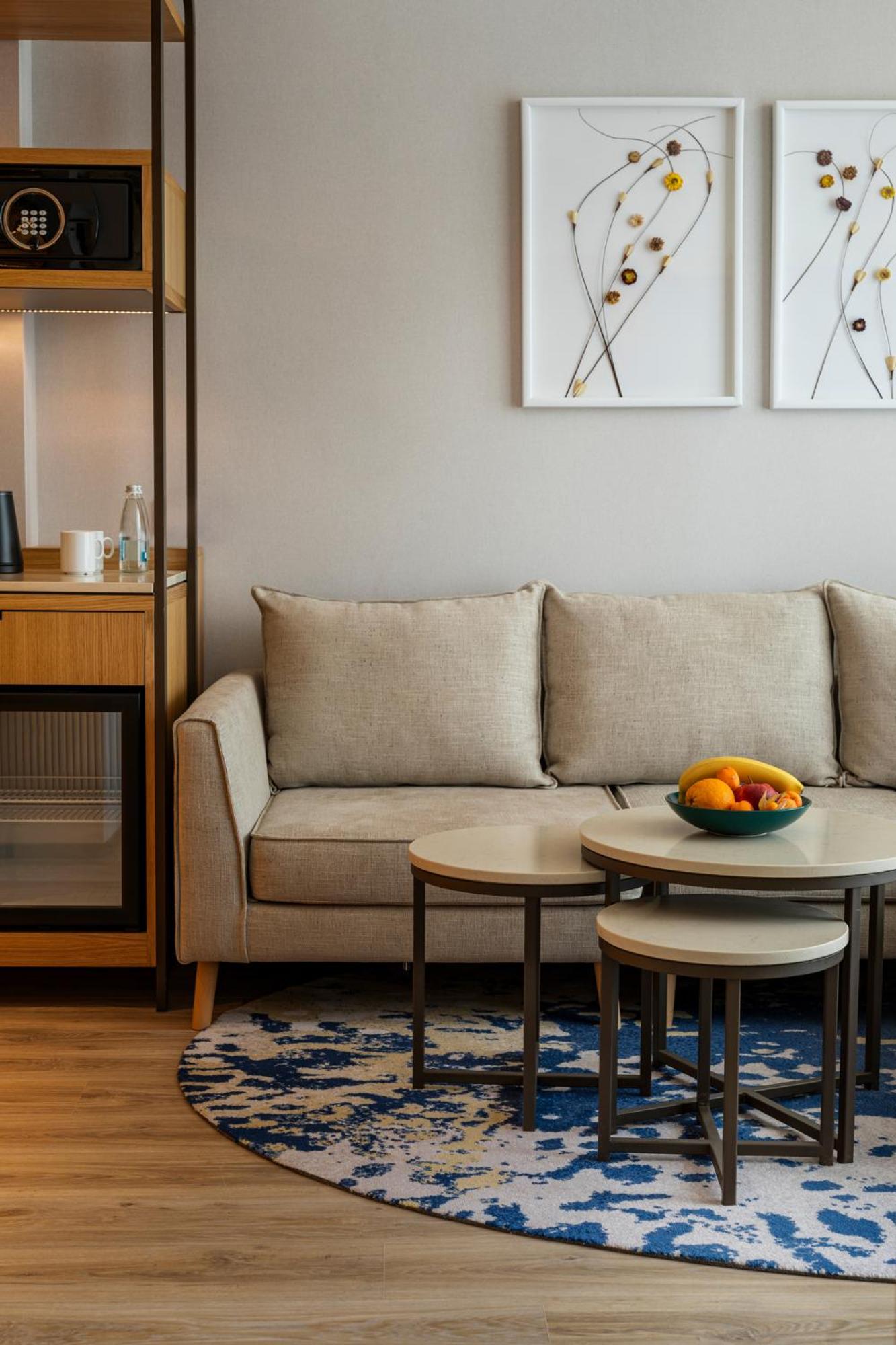 Executive Suite with Panoramic View photo 2