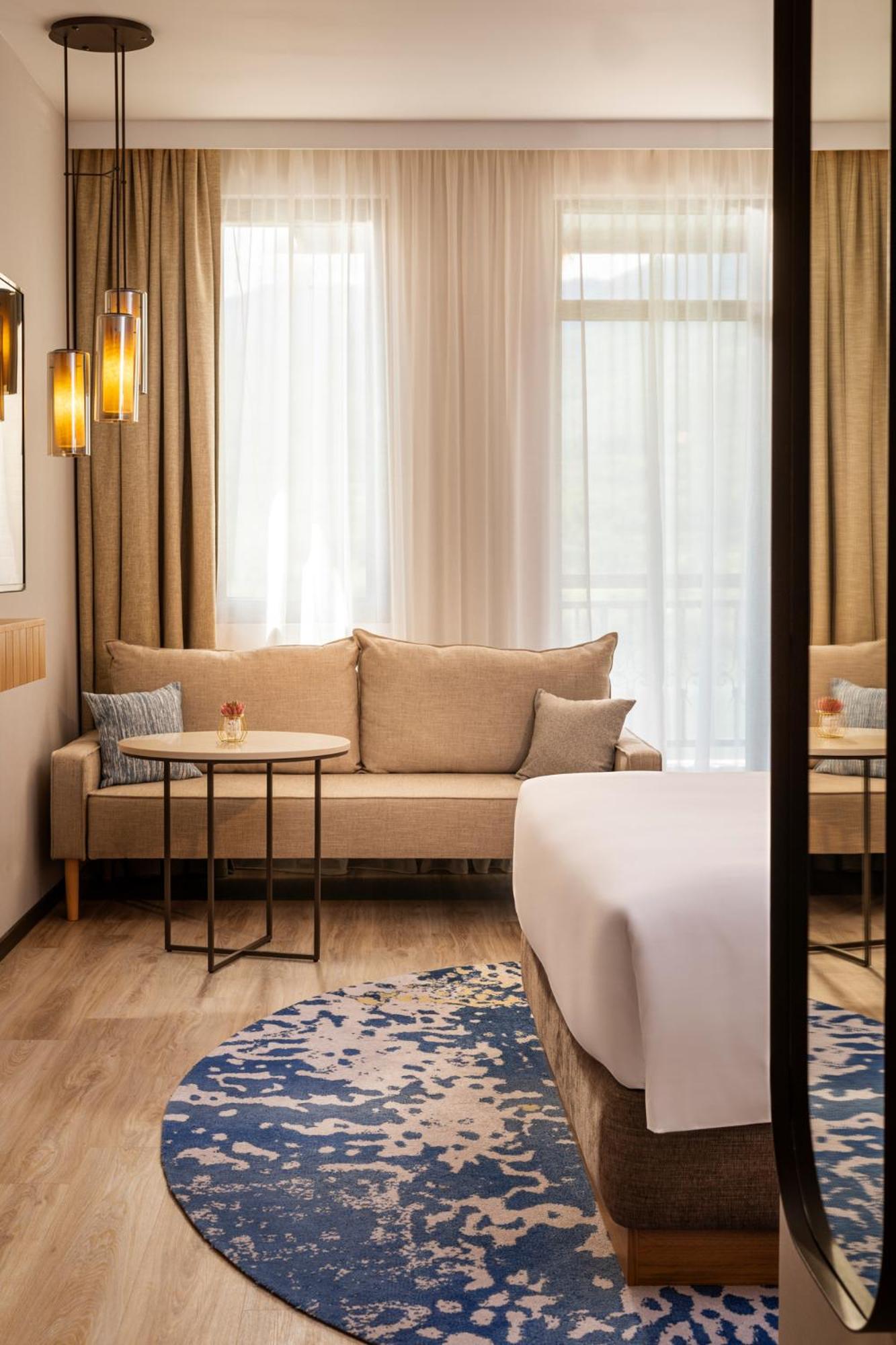 King Room with Lake View photo 1