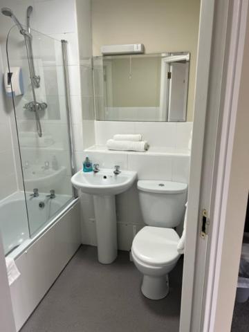 Twin Room - Photo 3