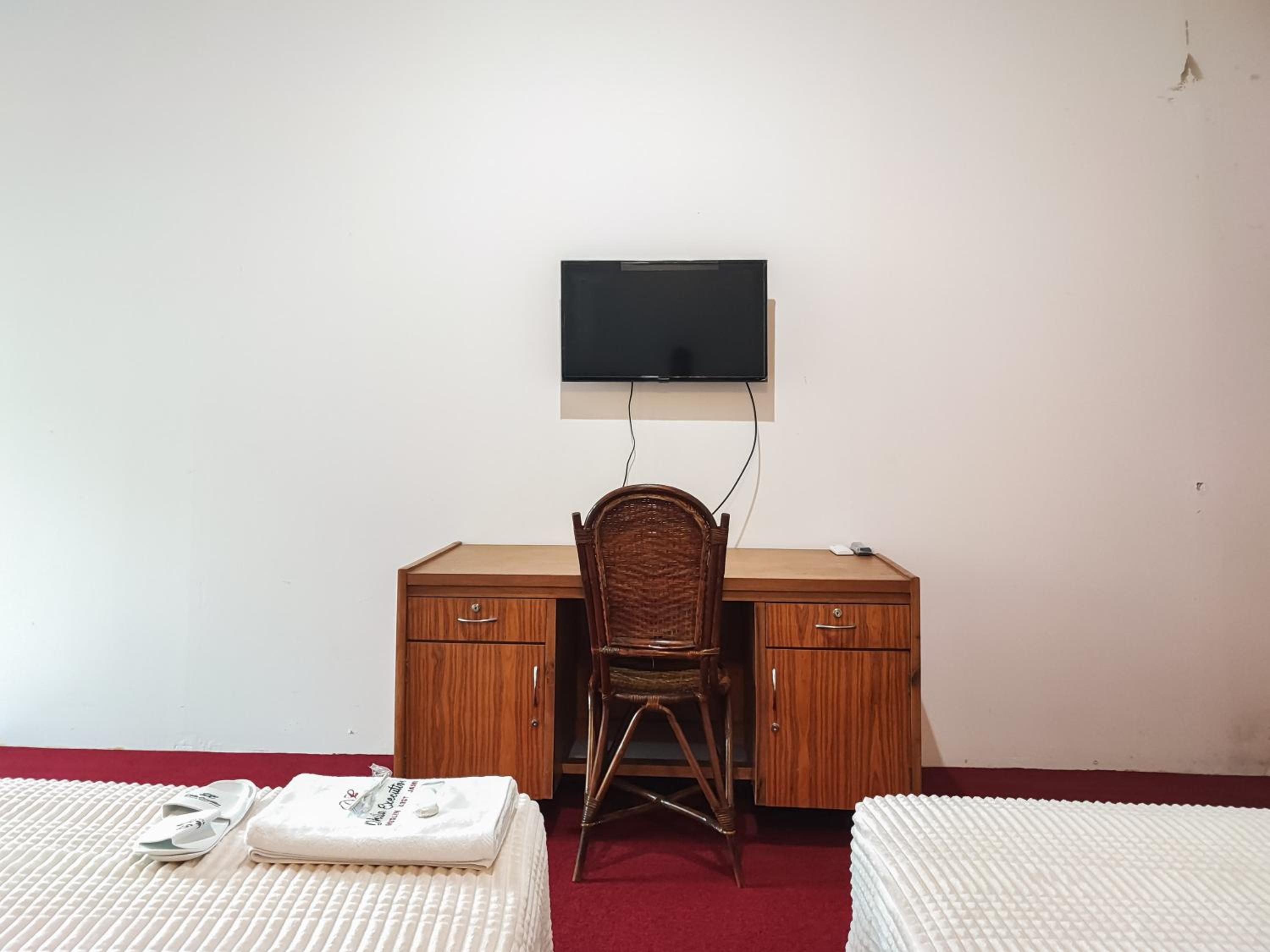 Standard Twin Room - Photo 3