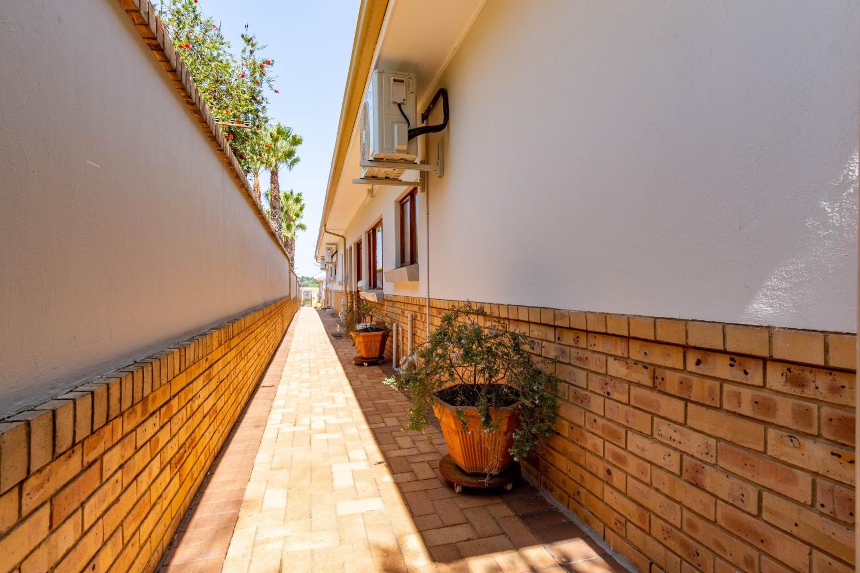 King Room with Balcony photo 2