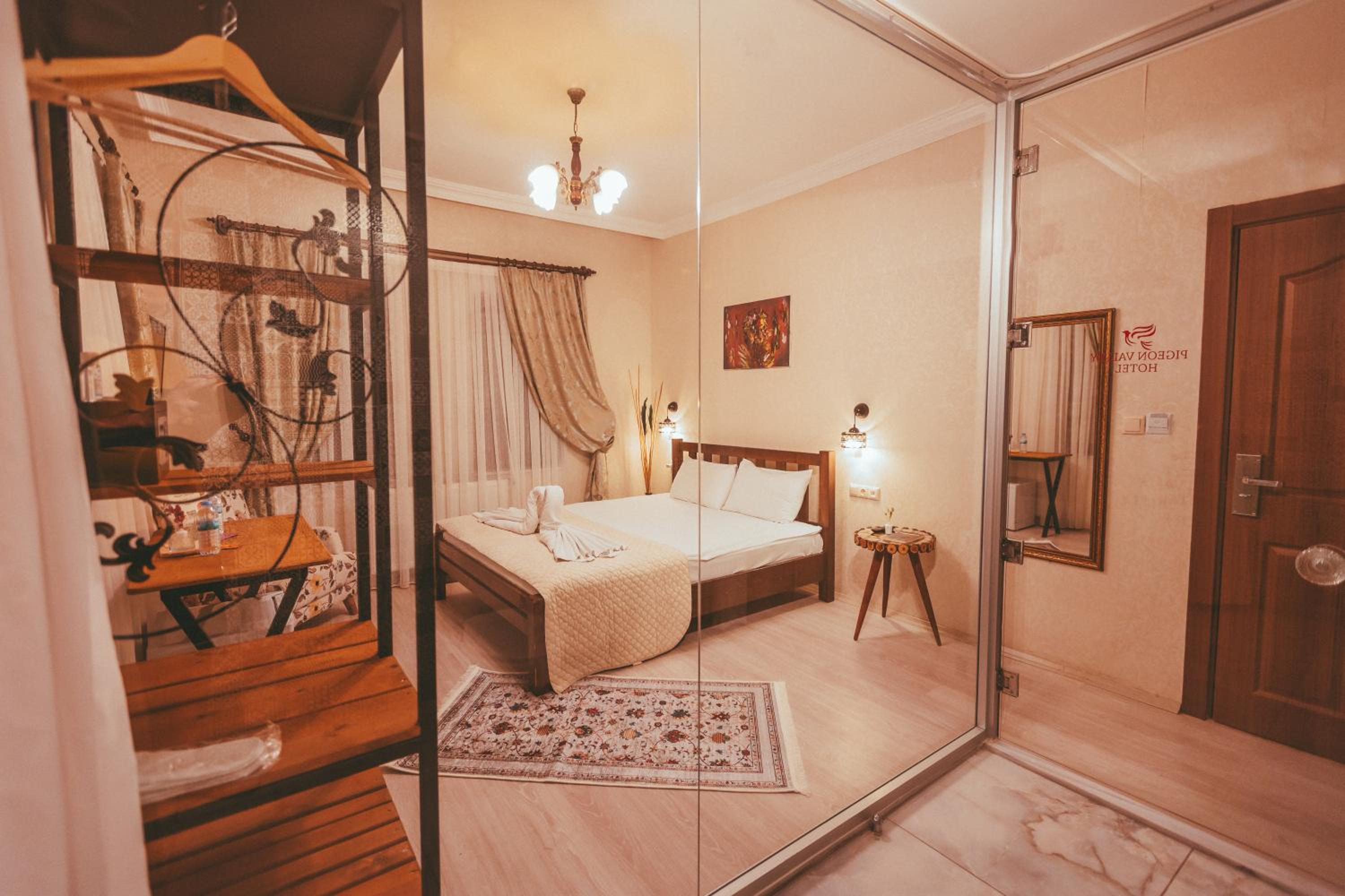 Budget Double Room photo 3