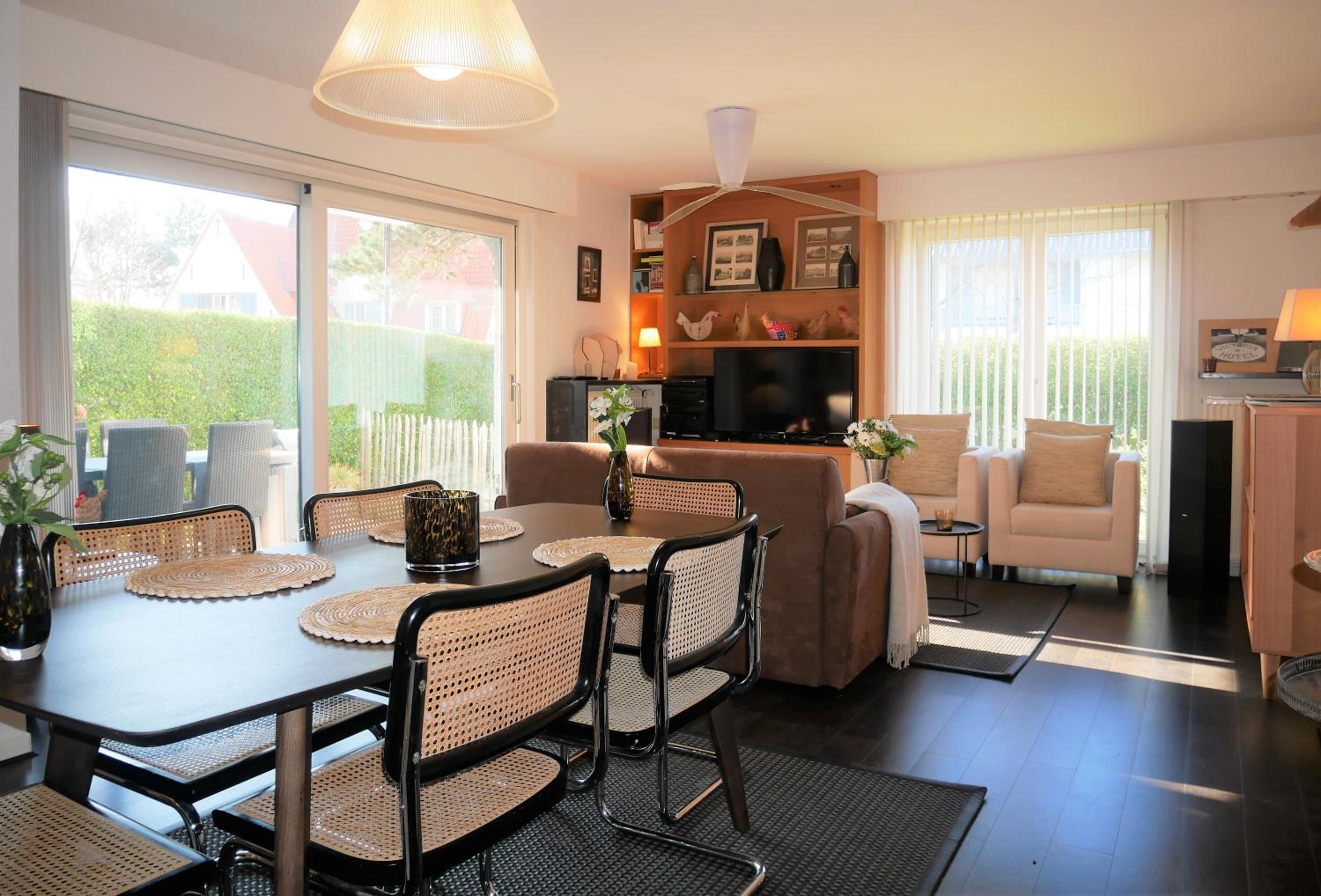 Two-Bedroom Apartment with Terrace photo 2