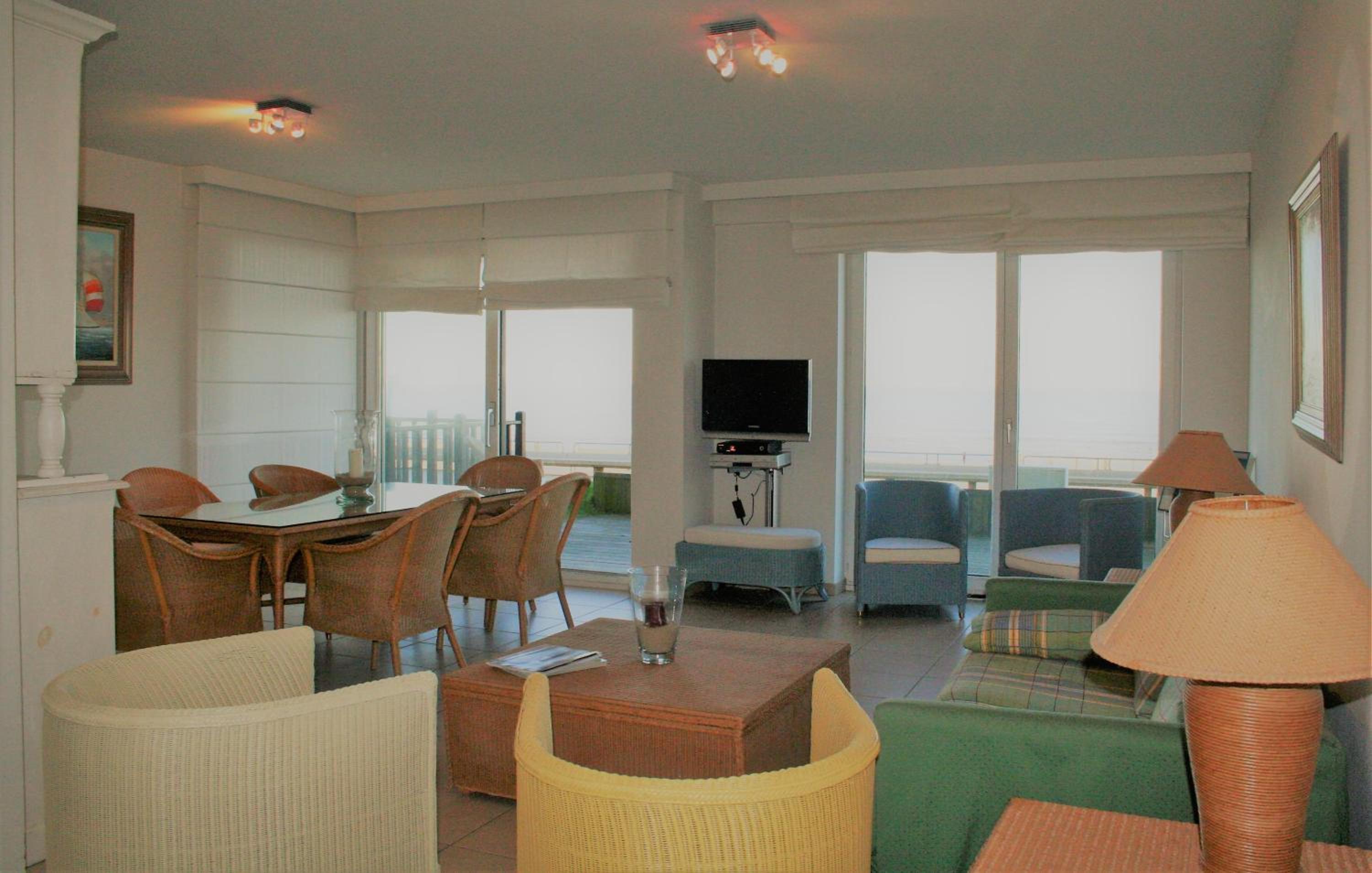 Three-Bedroom Apartment photo 1