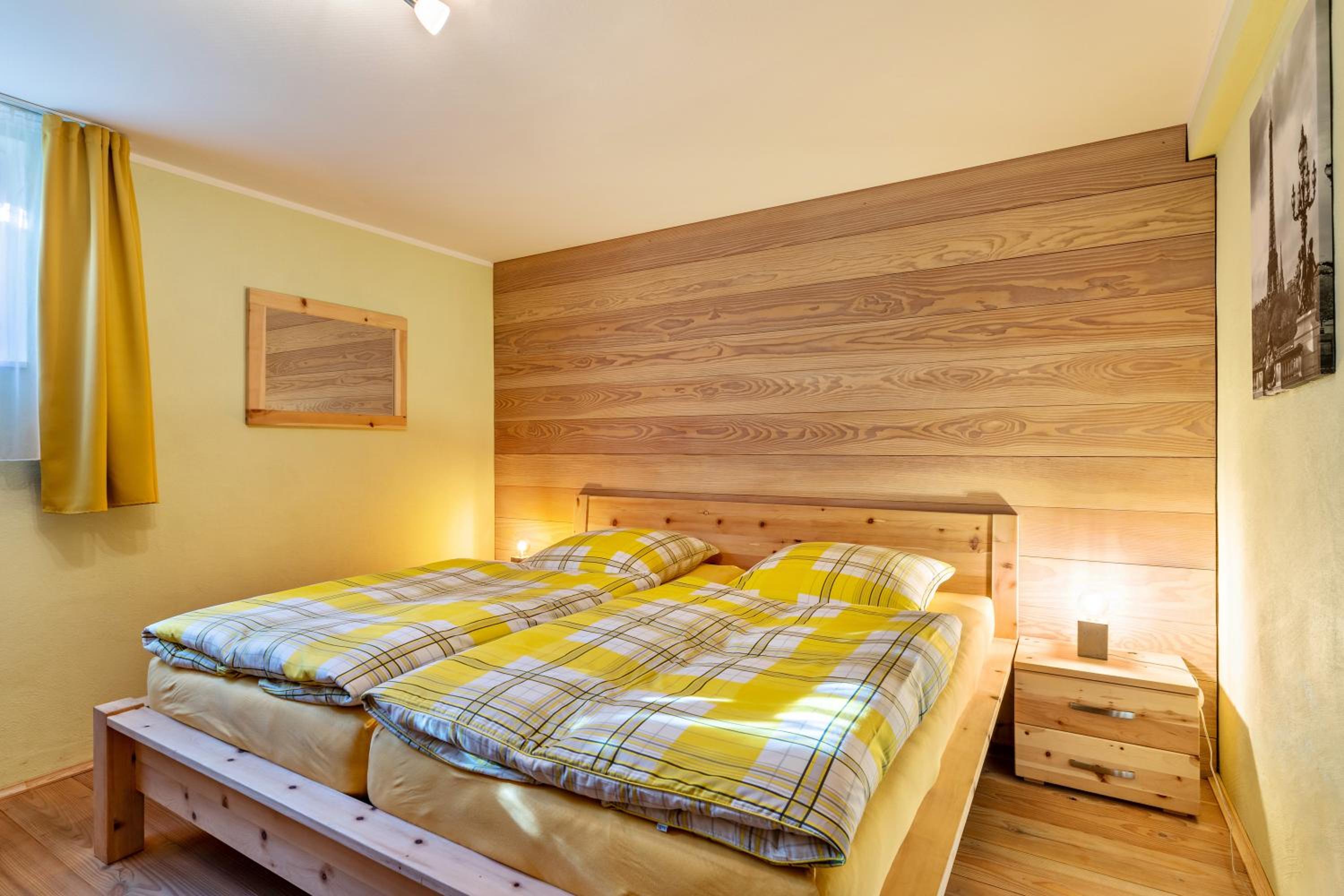 Three-Bedroom Apartment with Mountain View photo 1