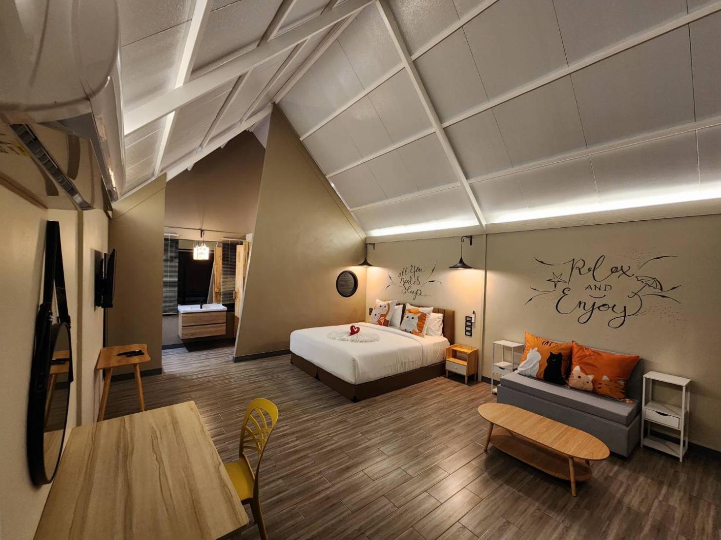 Double or Twin Room with Garden View photo 2