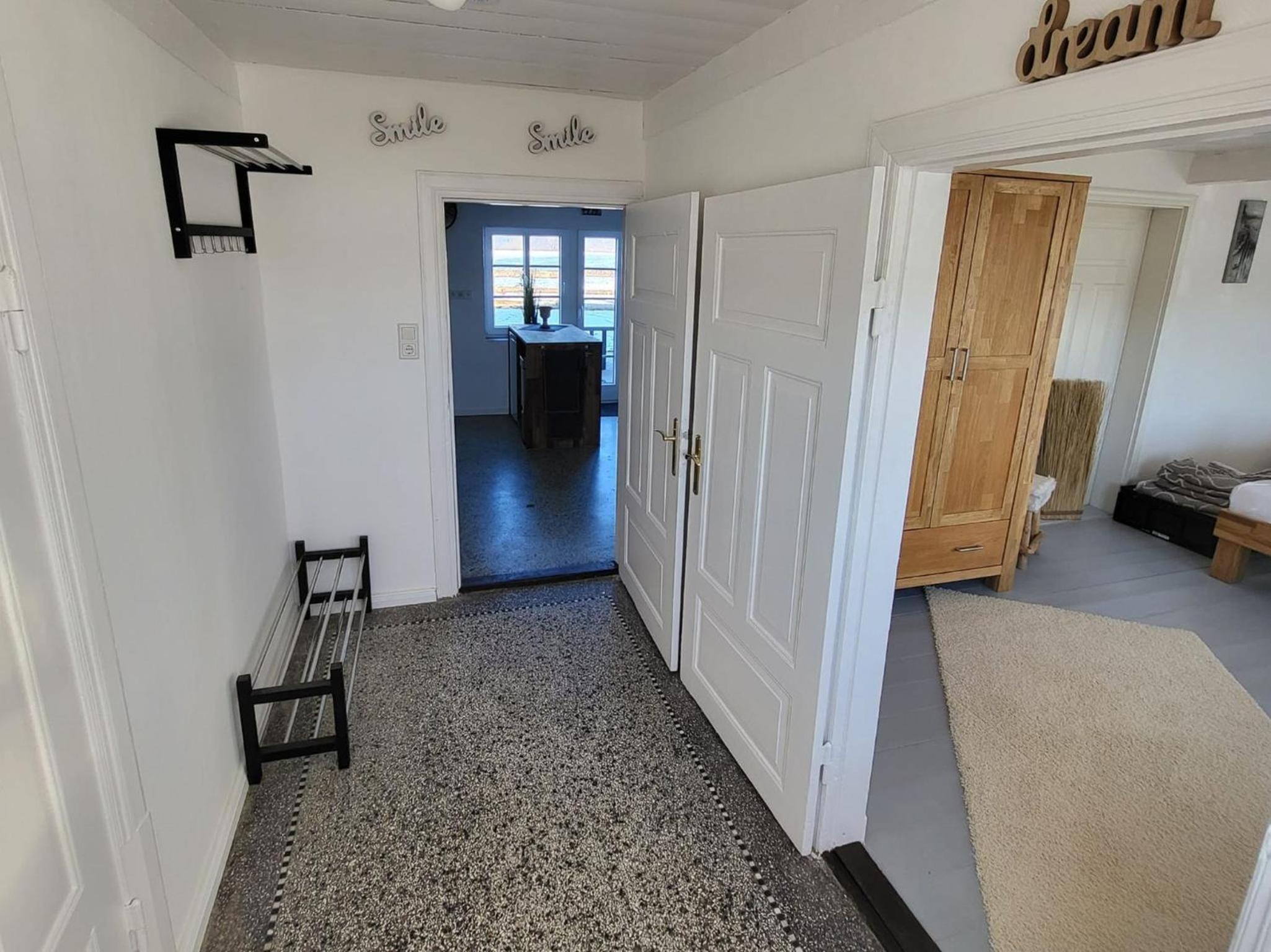 Three-Bedroom House photo 3