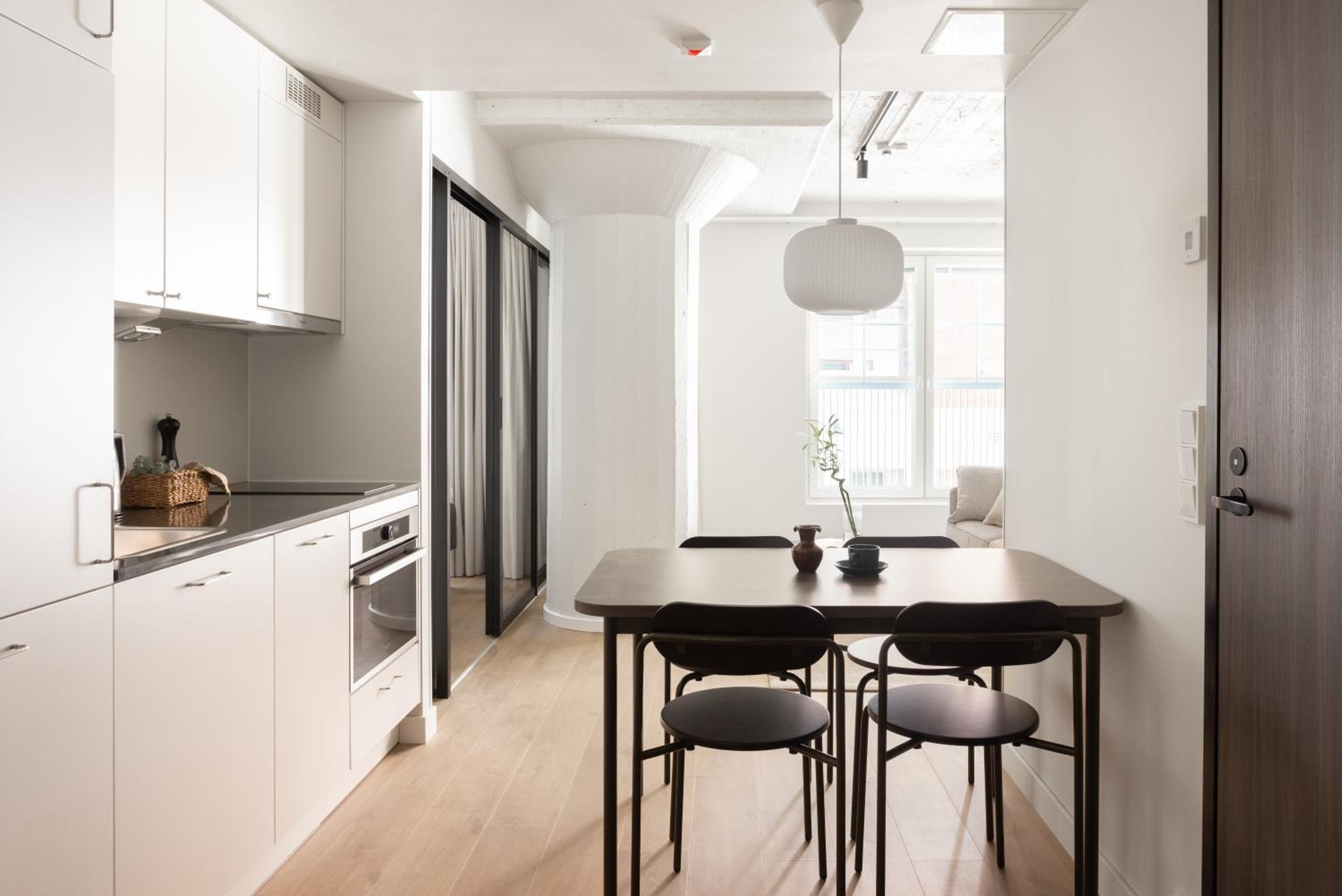 Spacious-studio upper floor - Photo 6
