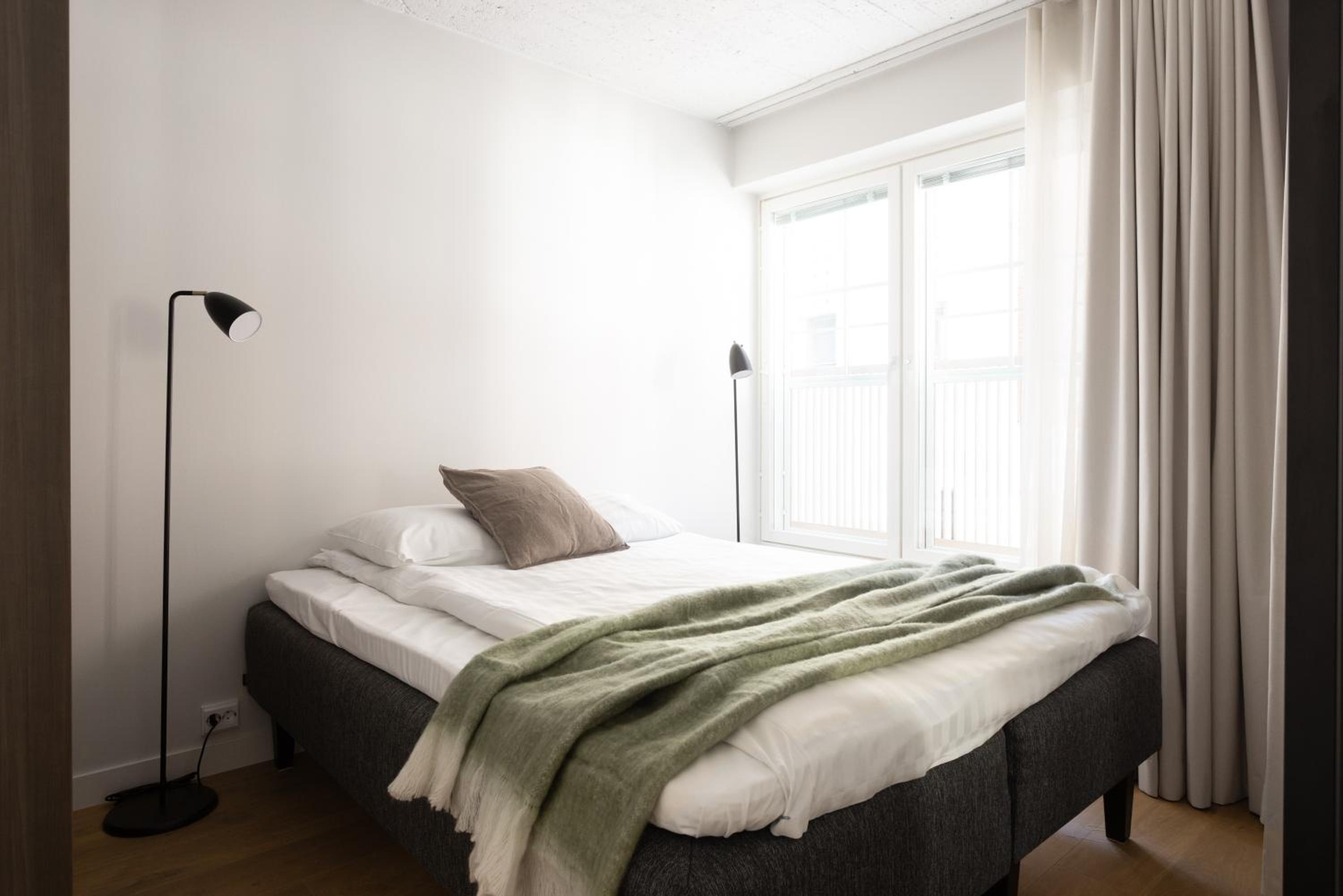 Spacious-studio upper floor - Photo 11