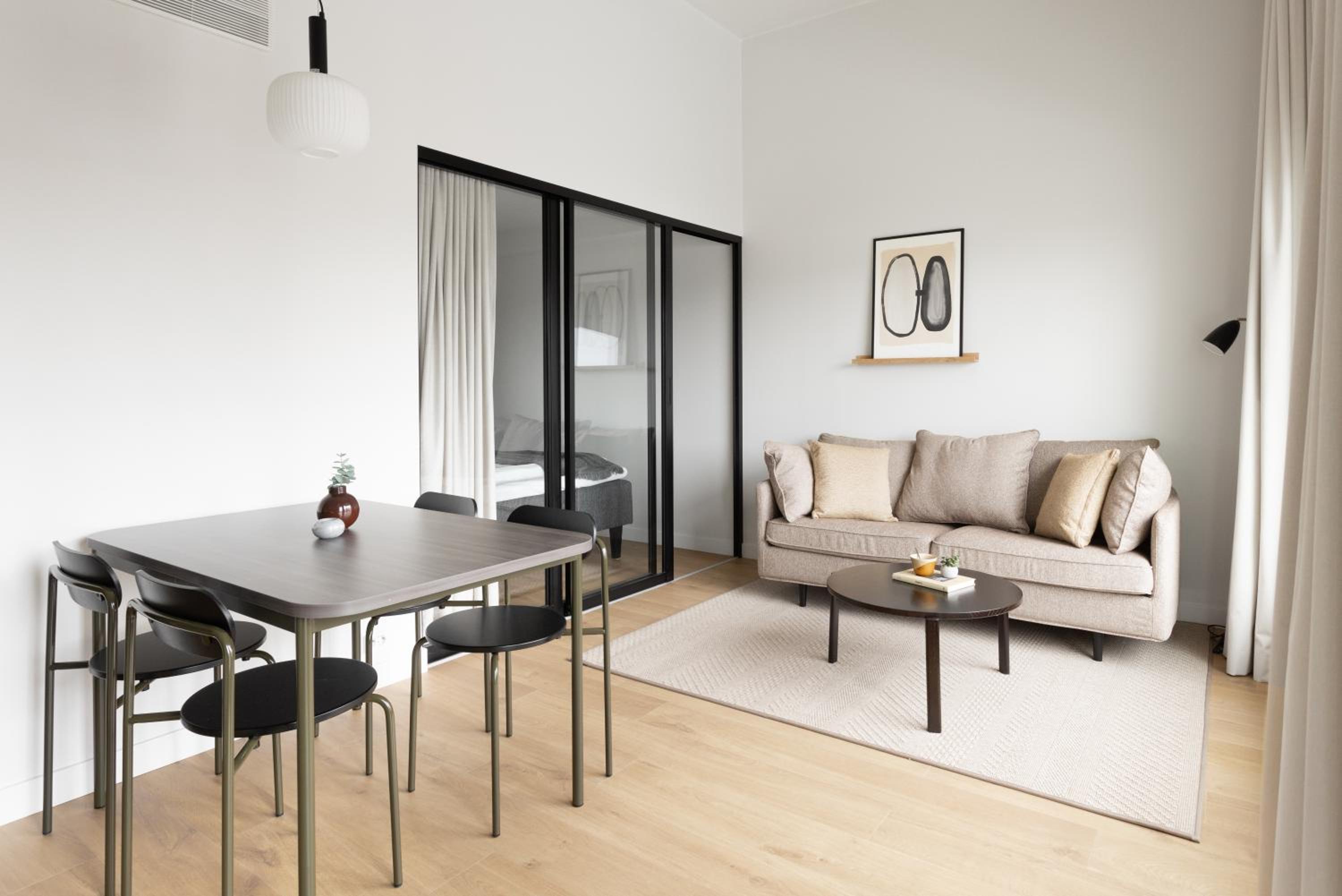 Spacious-studio with rooftop terrace - Photo 1