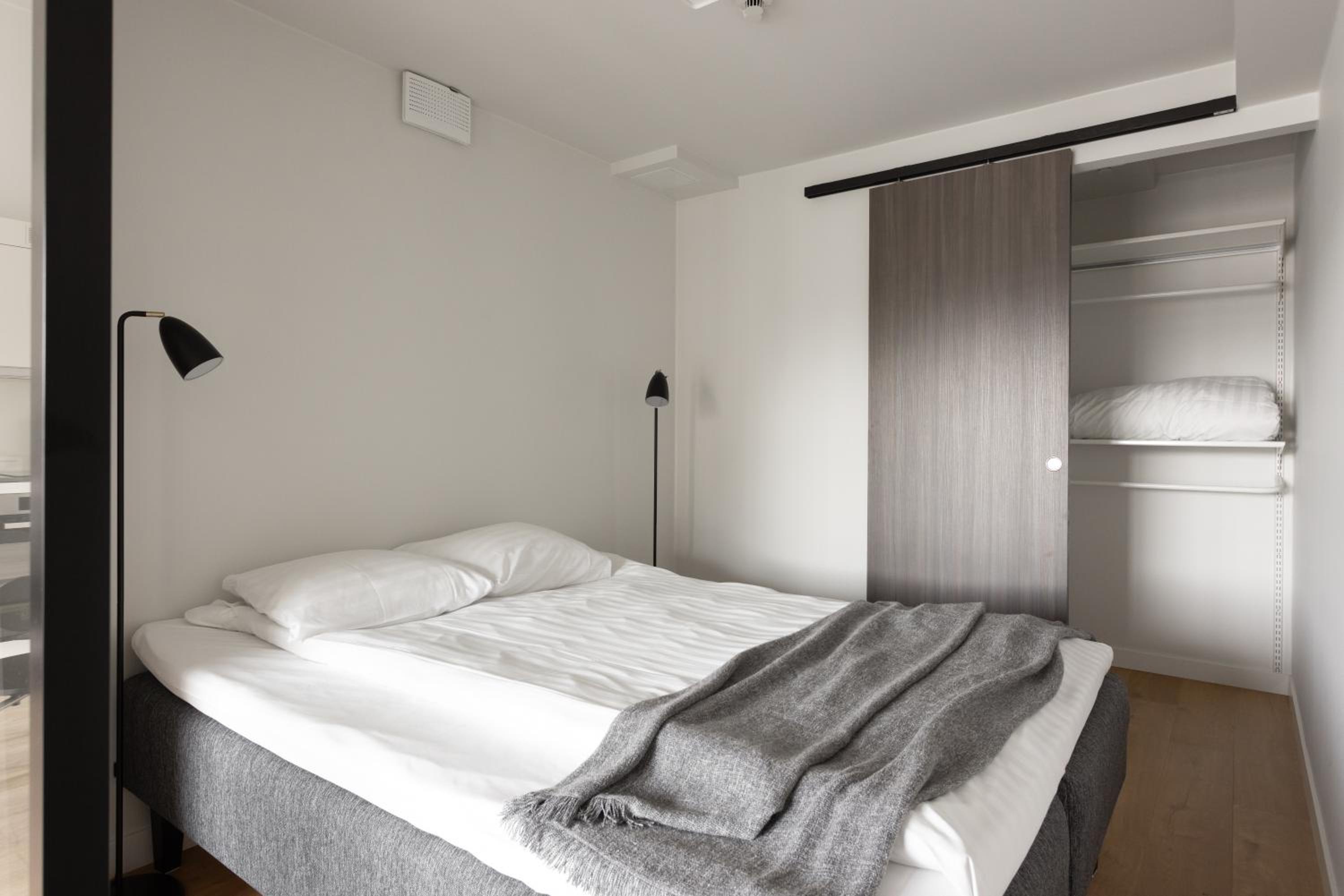 Spacious-studio with rooftop terrace - Photo 2