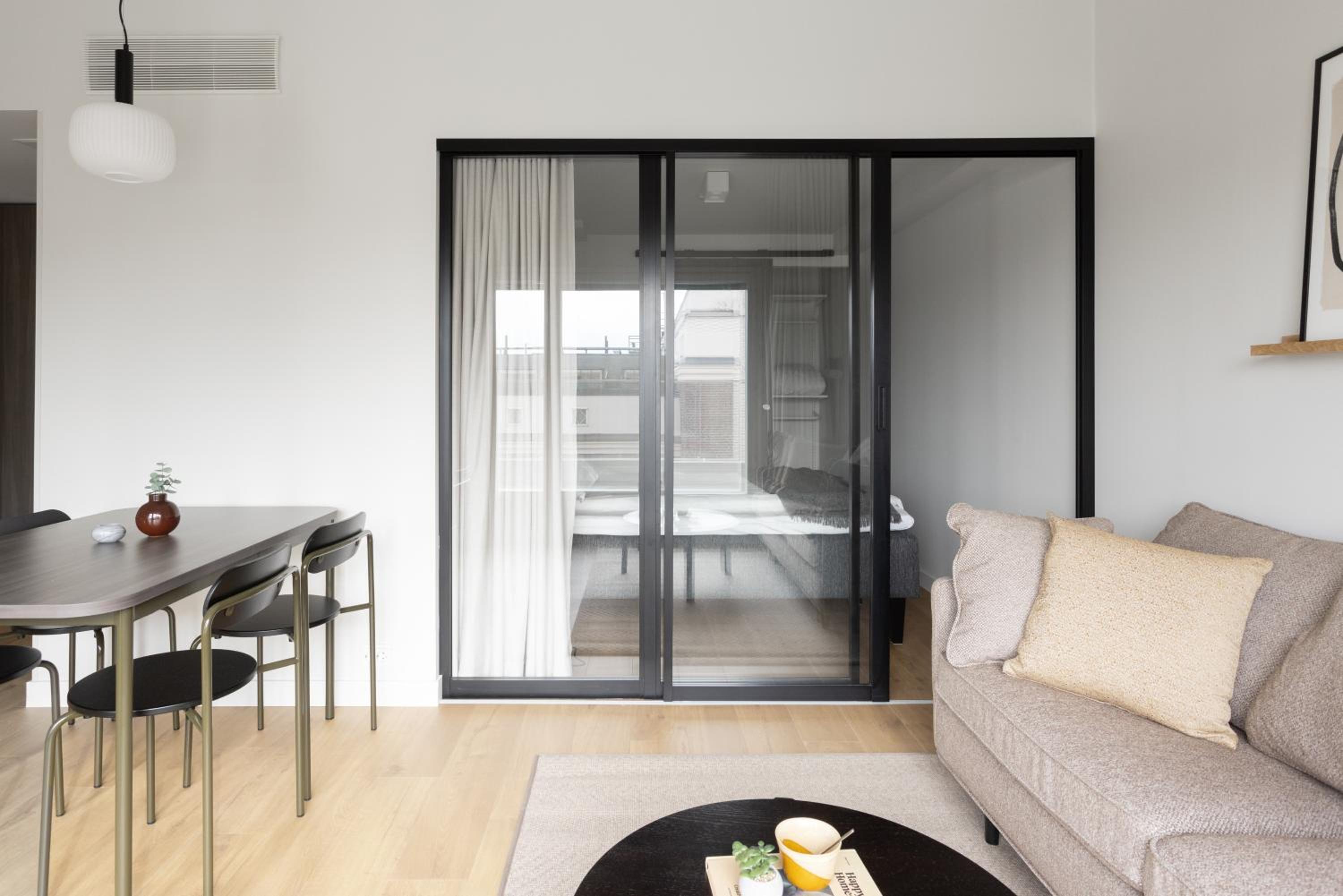 Spacious-studio with rooftop terrace - Photo 17