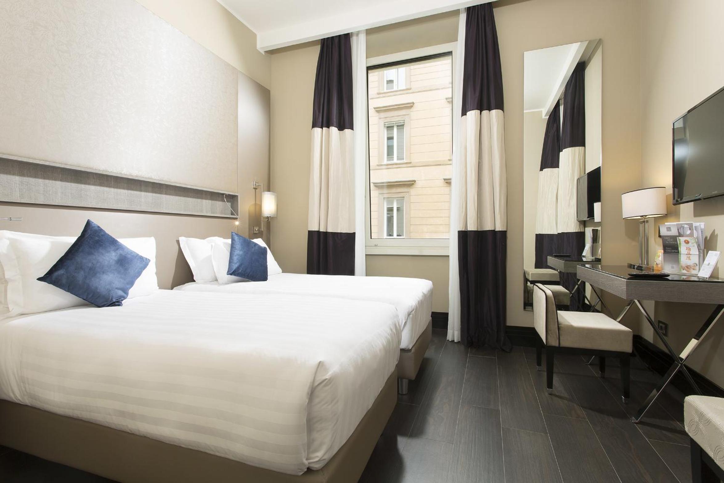 Available room thumbnail 5