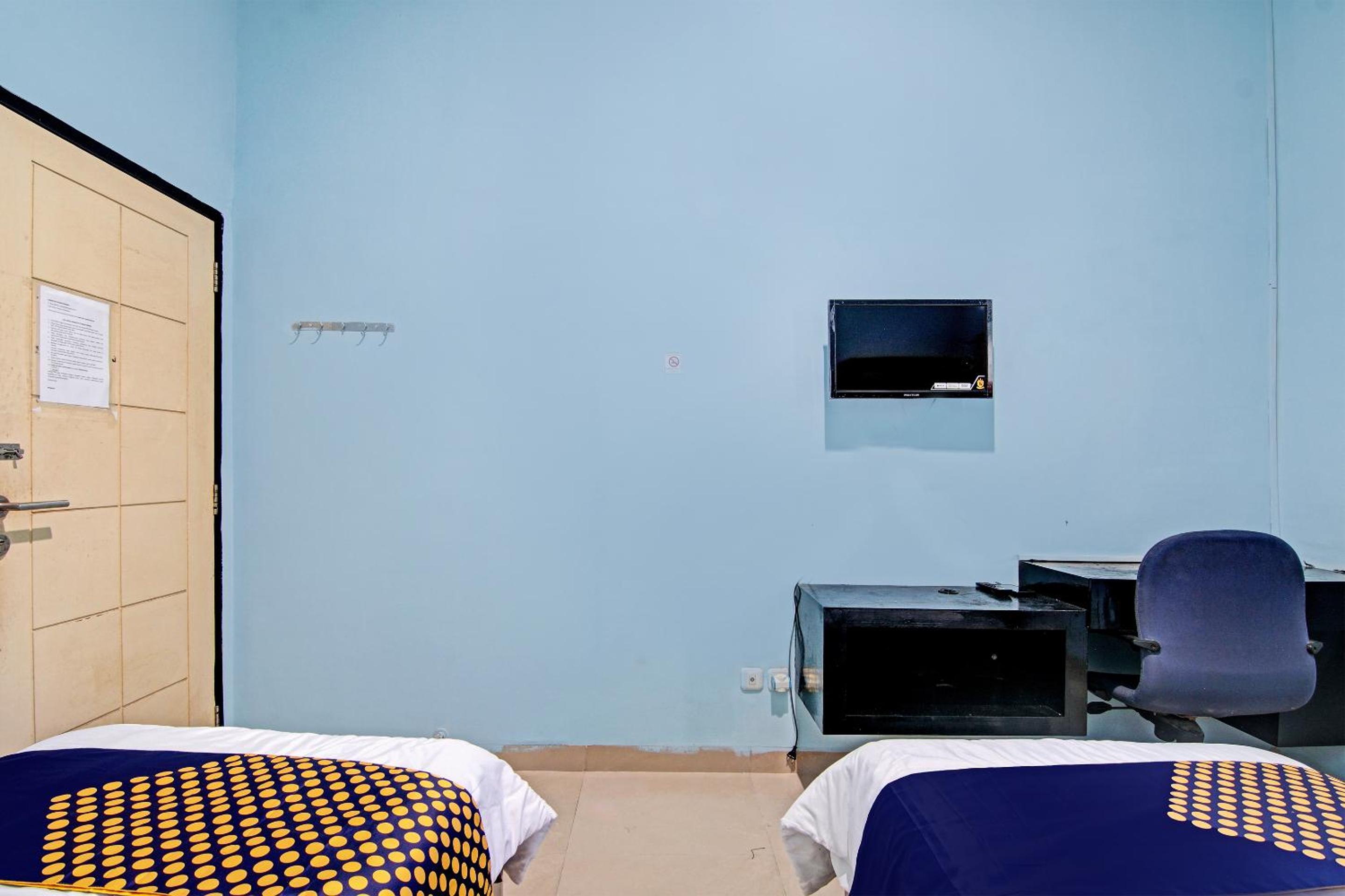 Small Twin Room photo 2