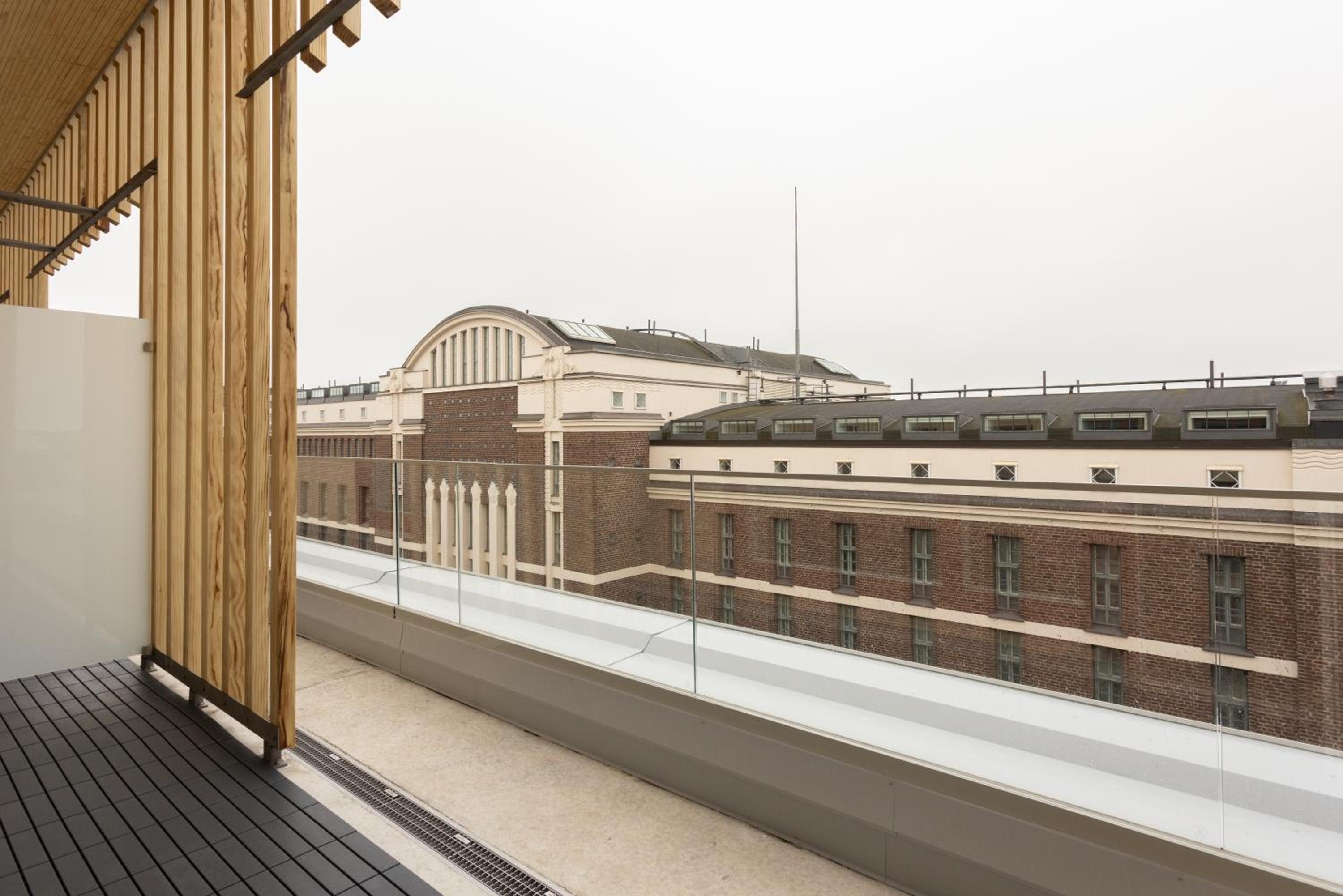 Medium-studio with rooftop terrace photo 3