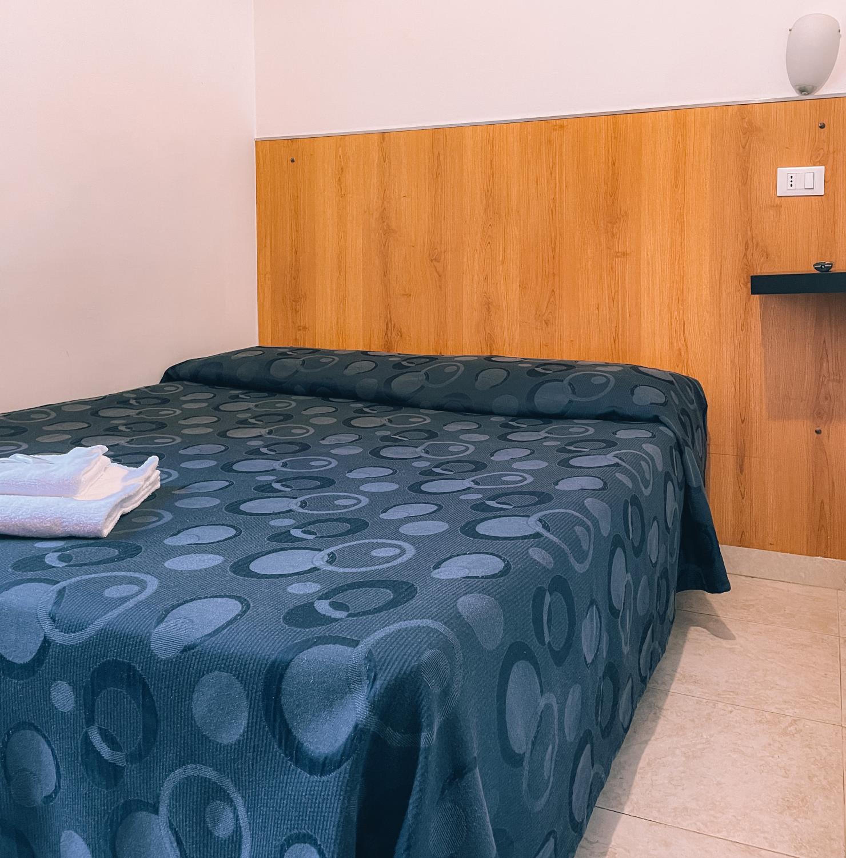 Economy Double Room photo 3