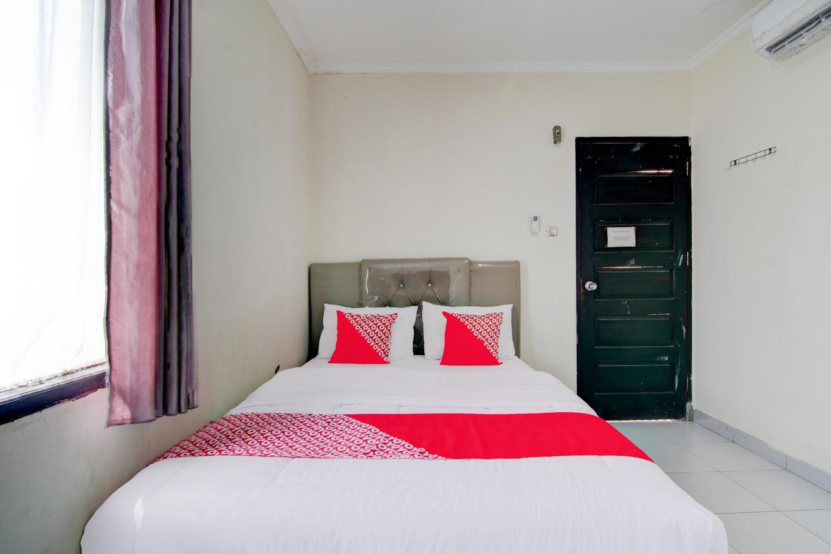 Standard Double Room - Photo 13