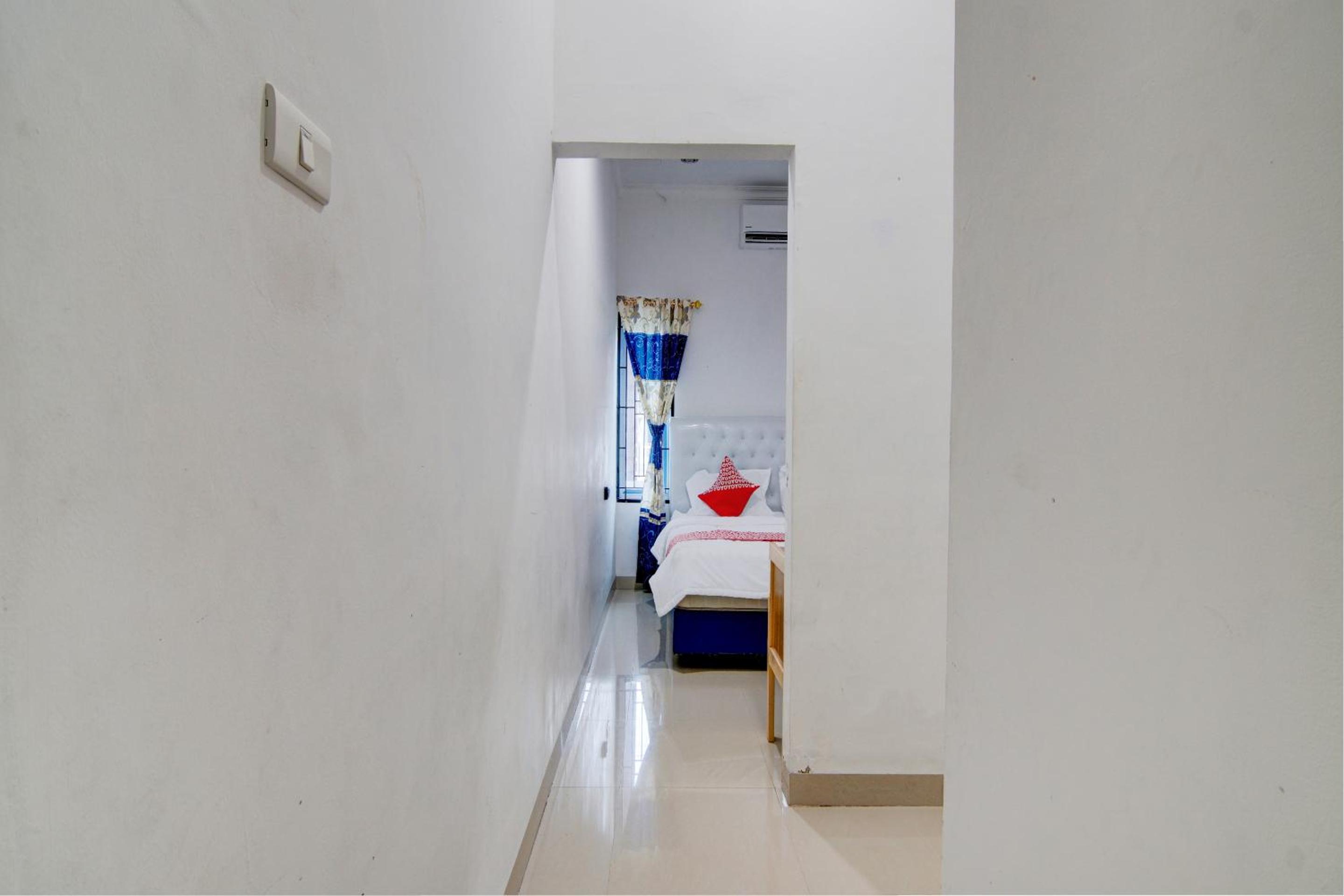 Standard Double Room - Photo 15