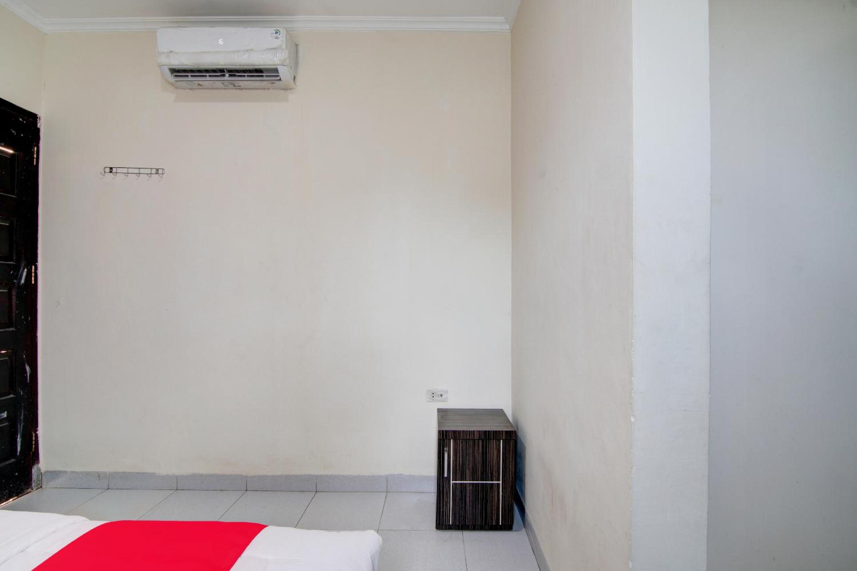 Standard Double Room - Photo 12