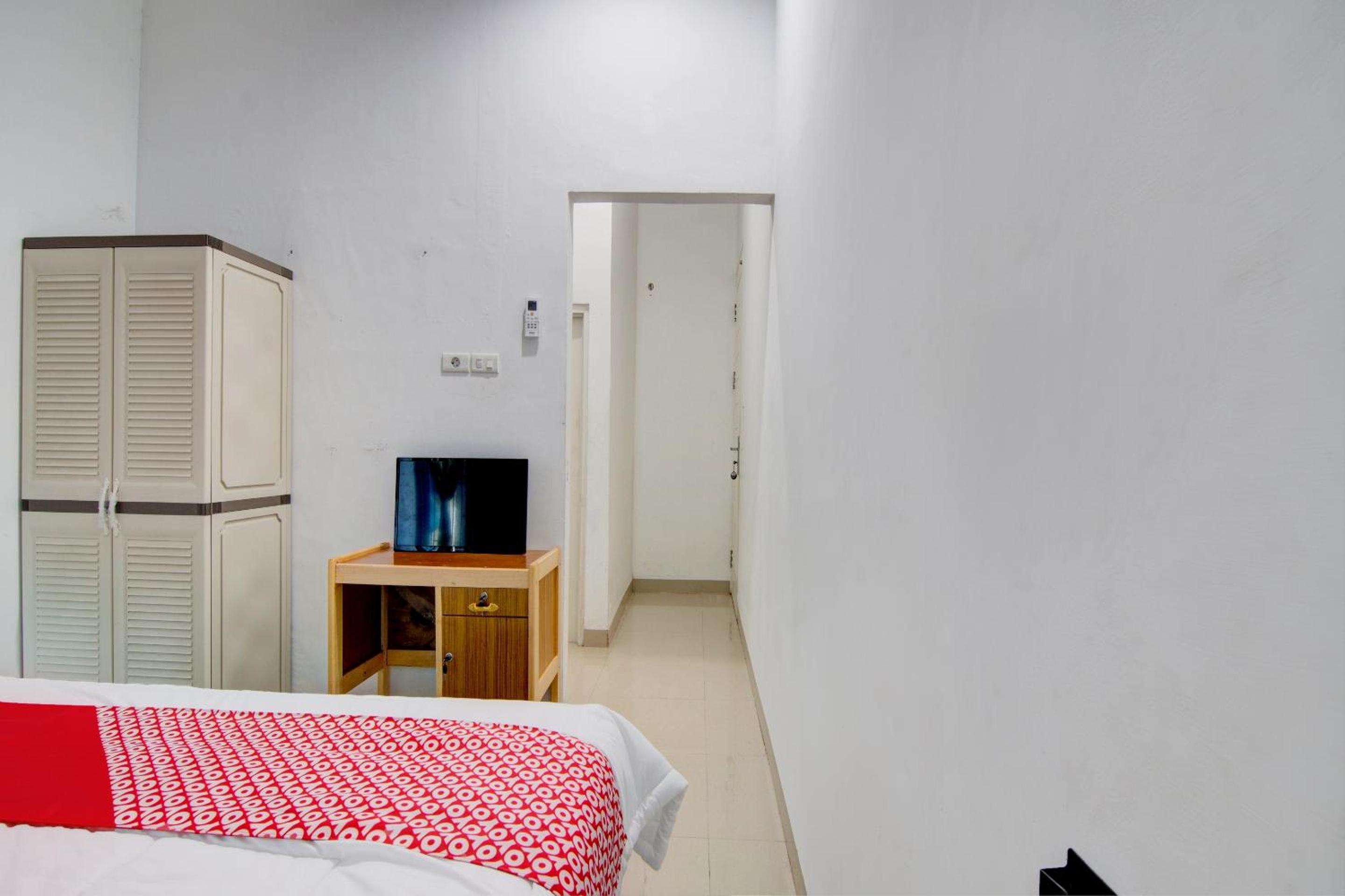 Standard Double Room - Photo 8