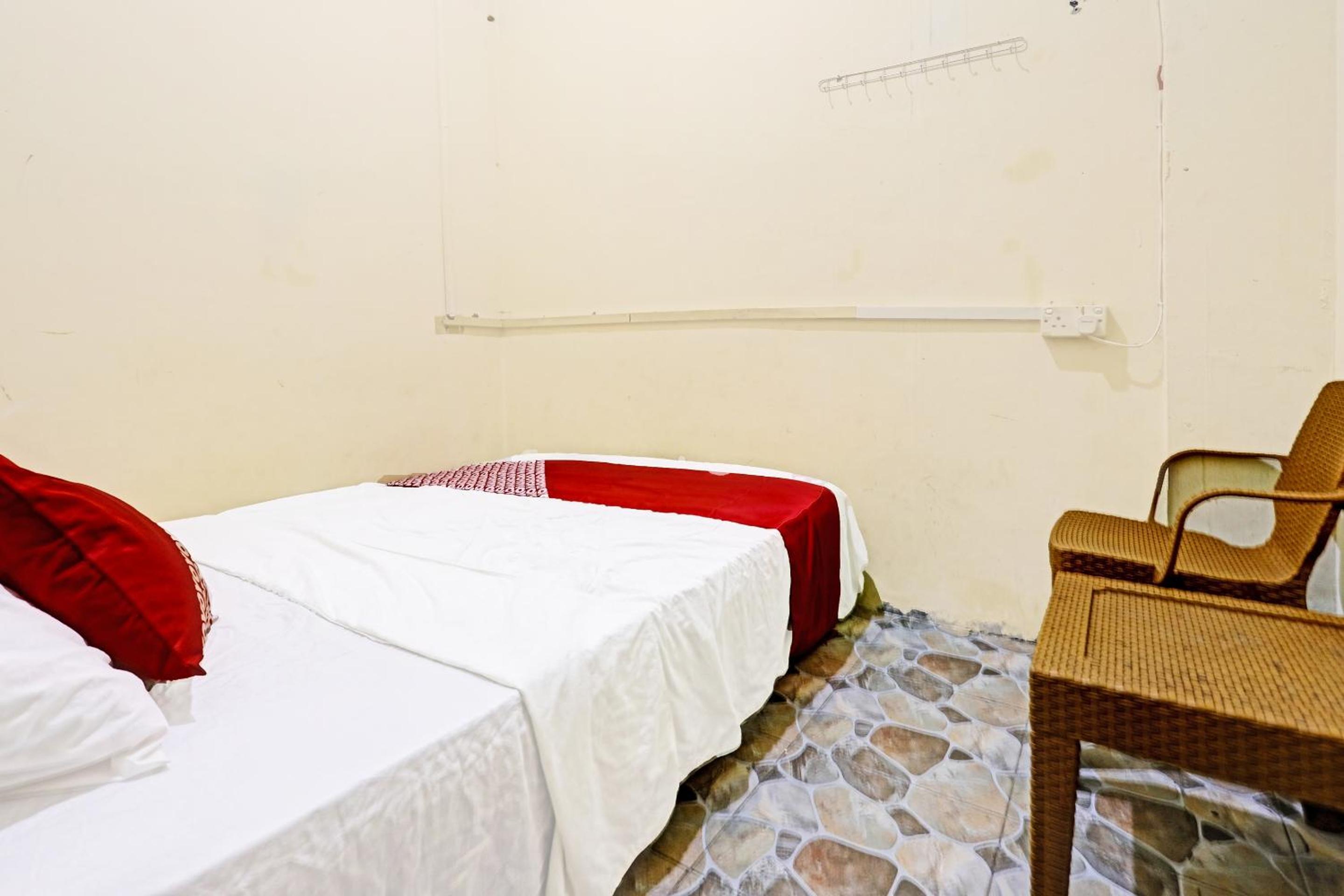 Budget Double Room photo 2