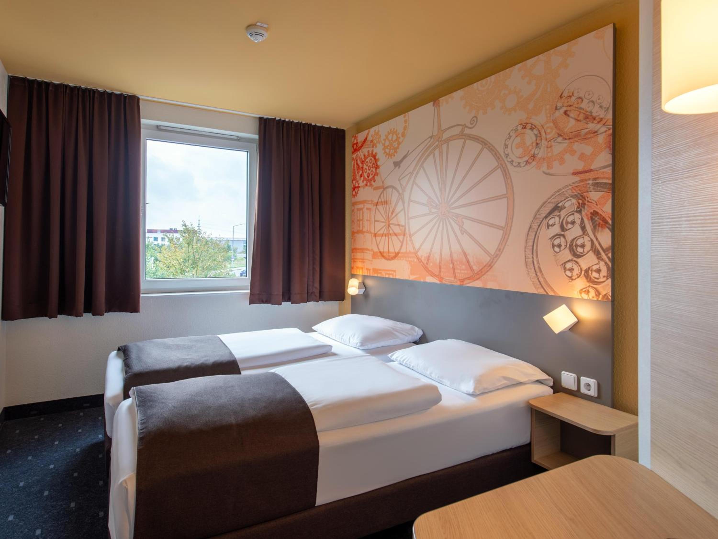 Twin Room - Photo 1