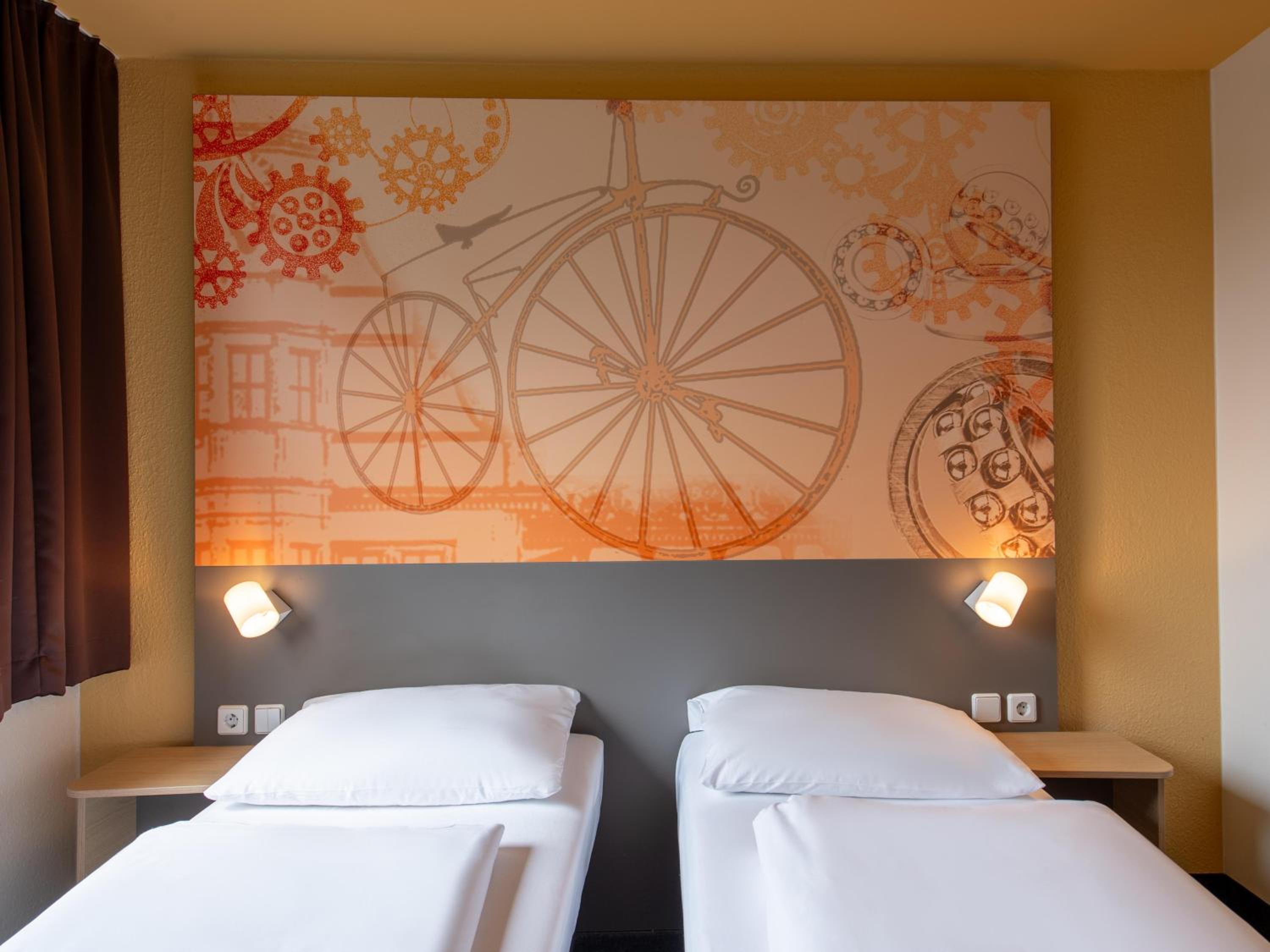 Twin Room - Photo 2
