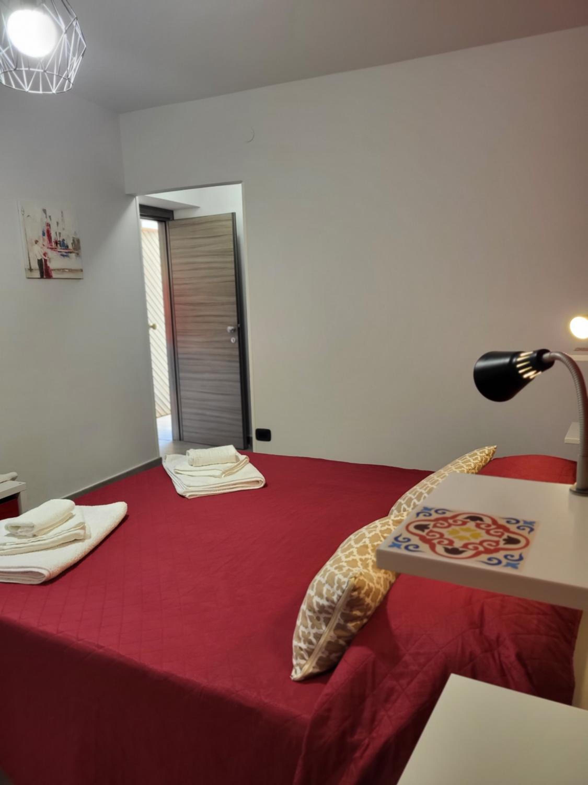 Deluxe Double Room - Photo 8
