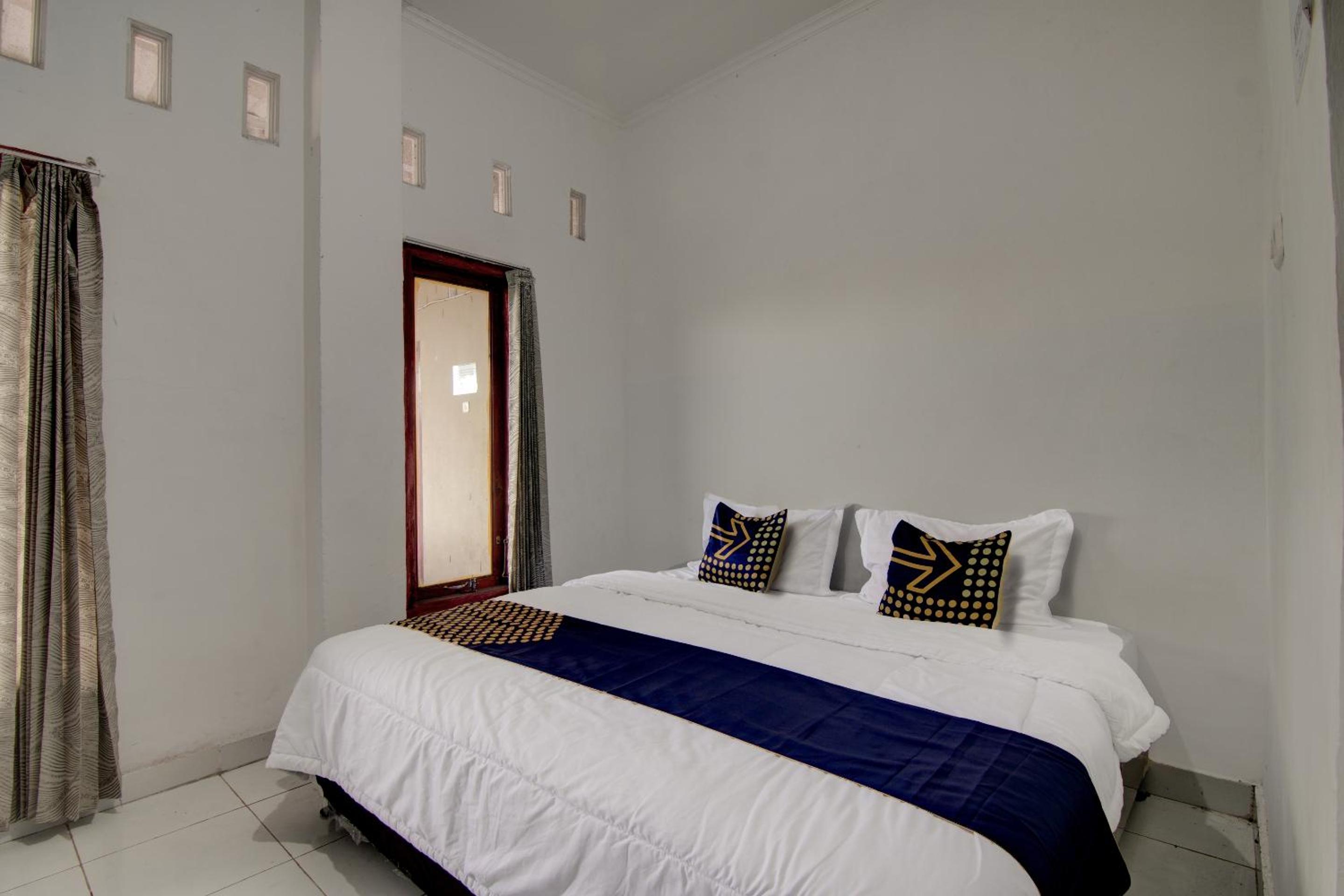 Budget Double Room photo 1