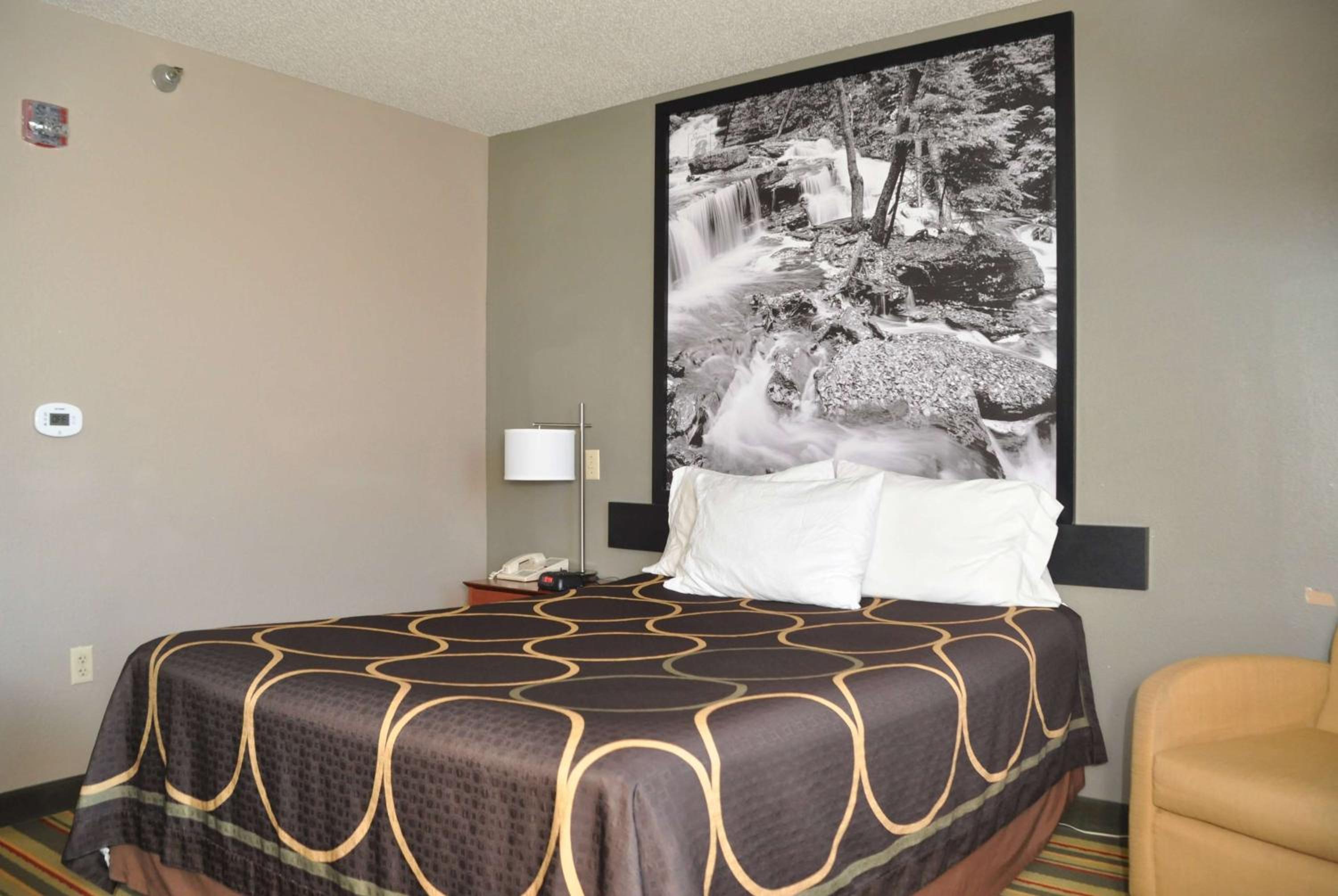 King Room - Non-Smoking - Photo 1