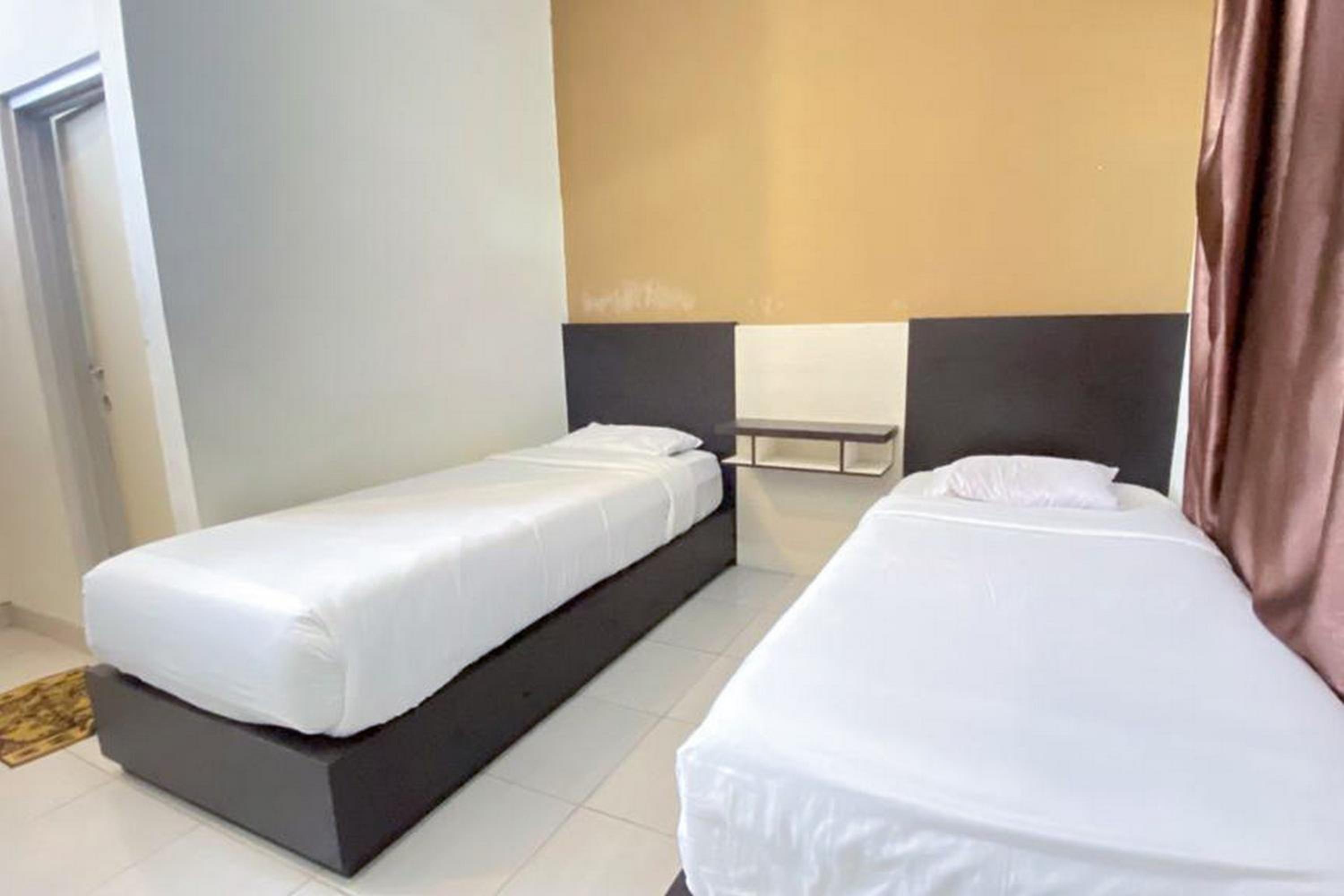 Twin Room - Photo 1