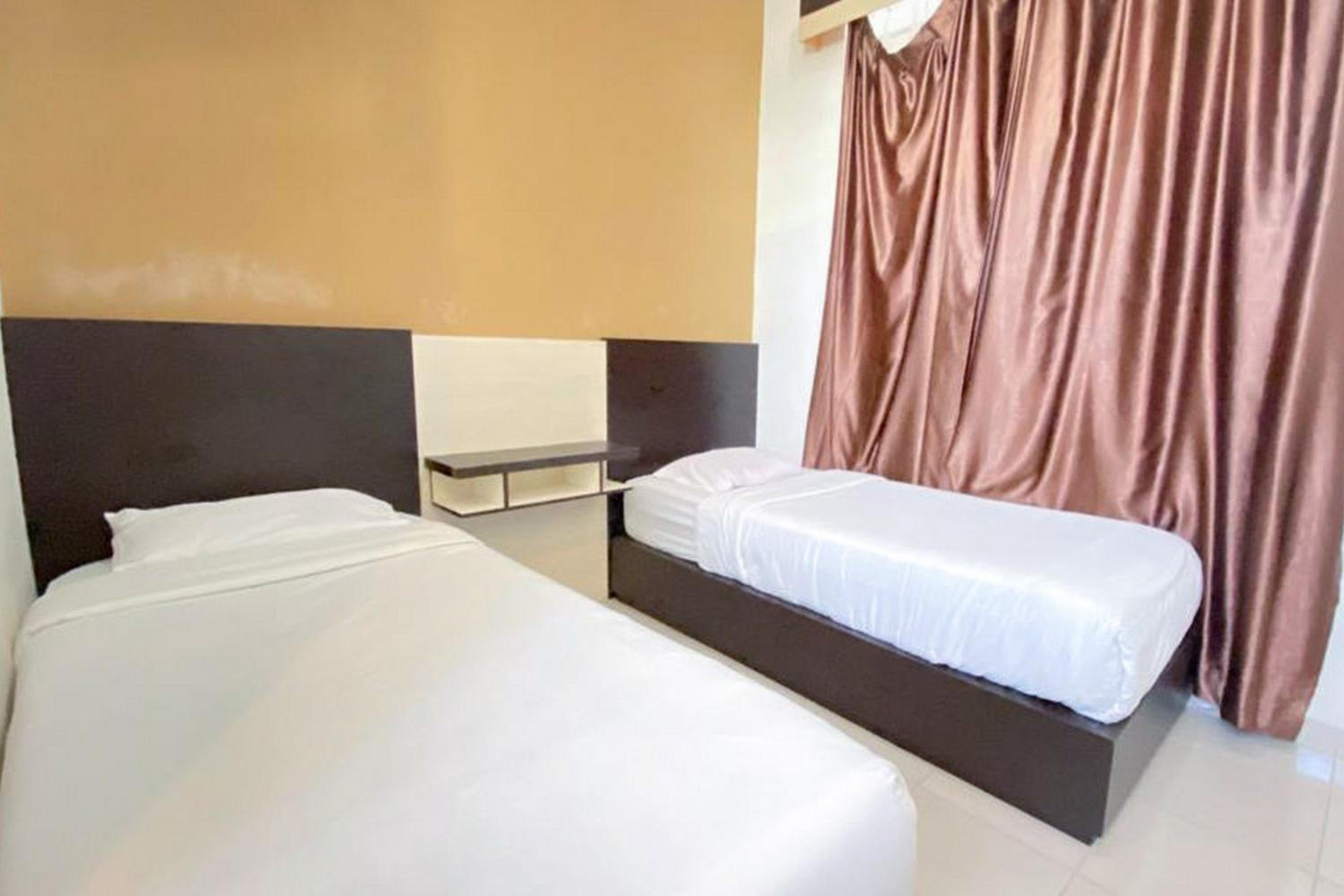 Twin Room - Photo 3