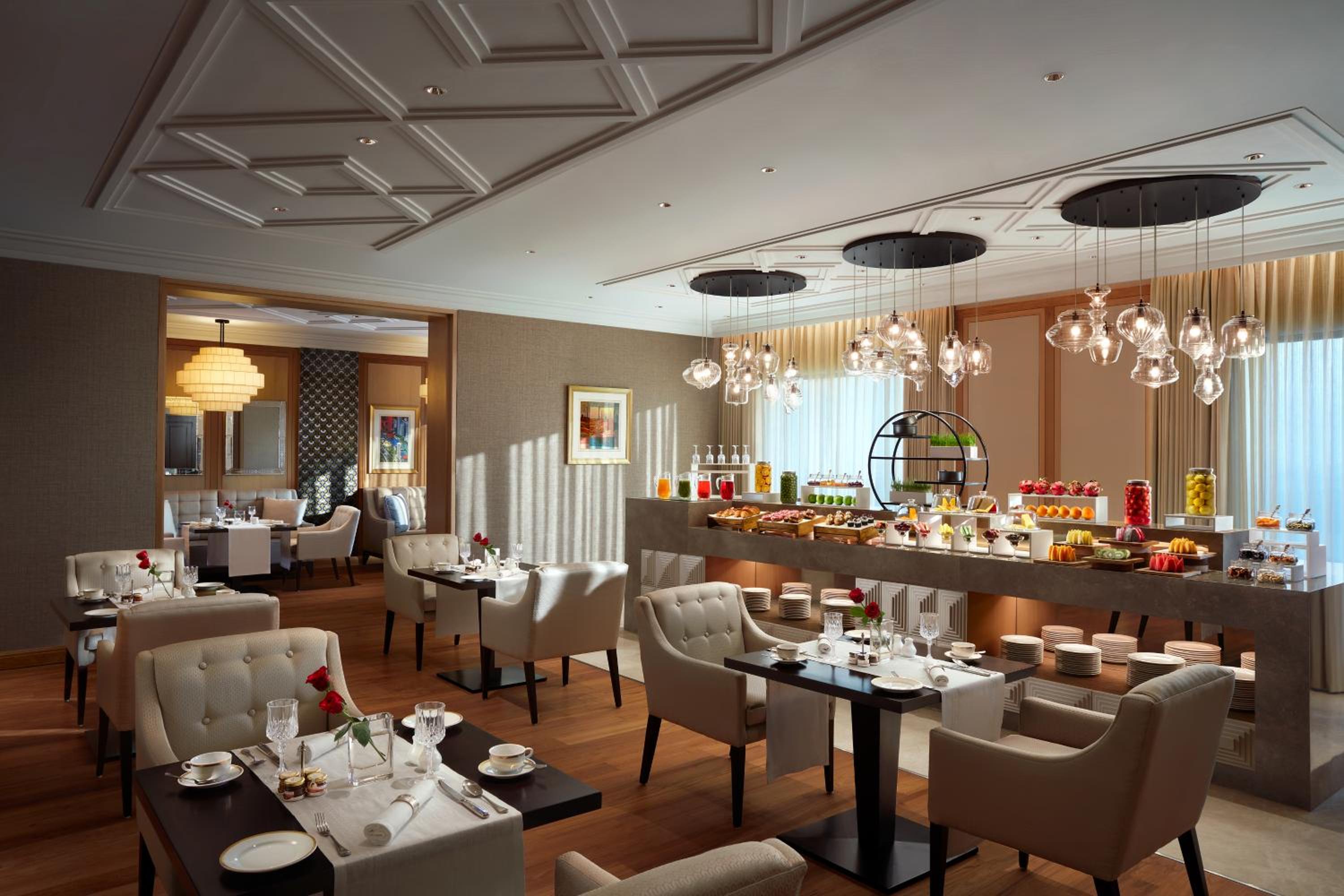 Premier Club Room - 15% Discount on Food & Beverages - 1000 Credit points for SPA per room per stay, Two way airport transfers and Club Lounge Access - Photo 2