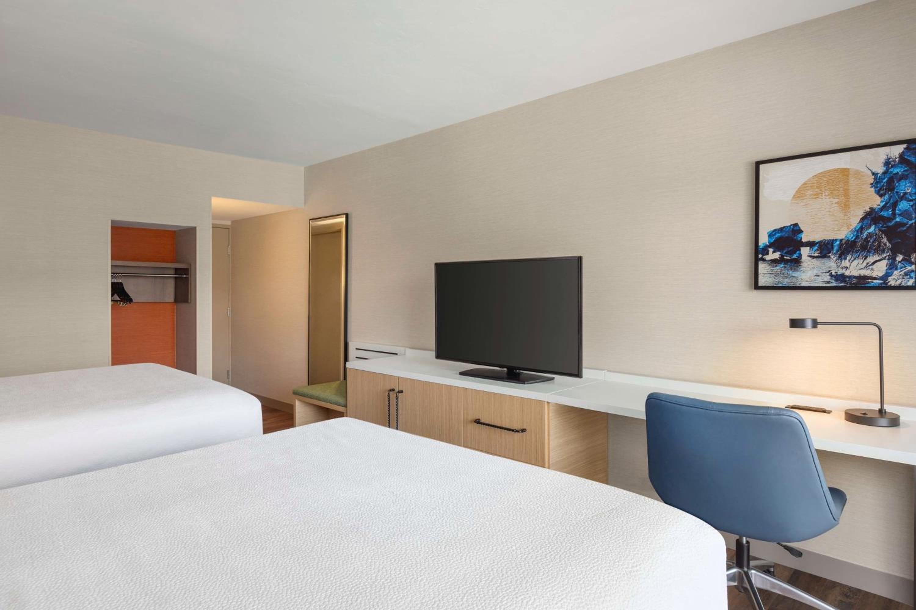 Queen Room with Two Queen Beds - Pool View and Balcony - Photo 1