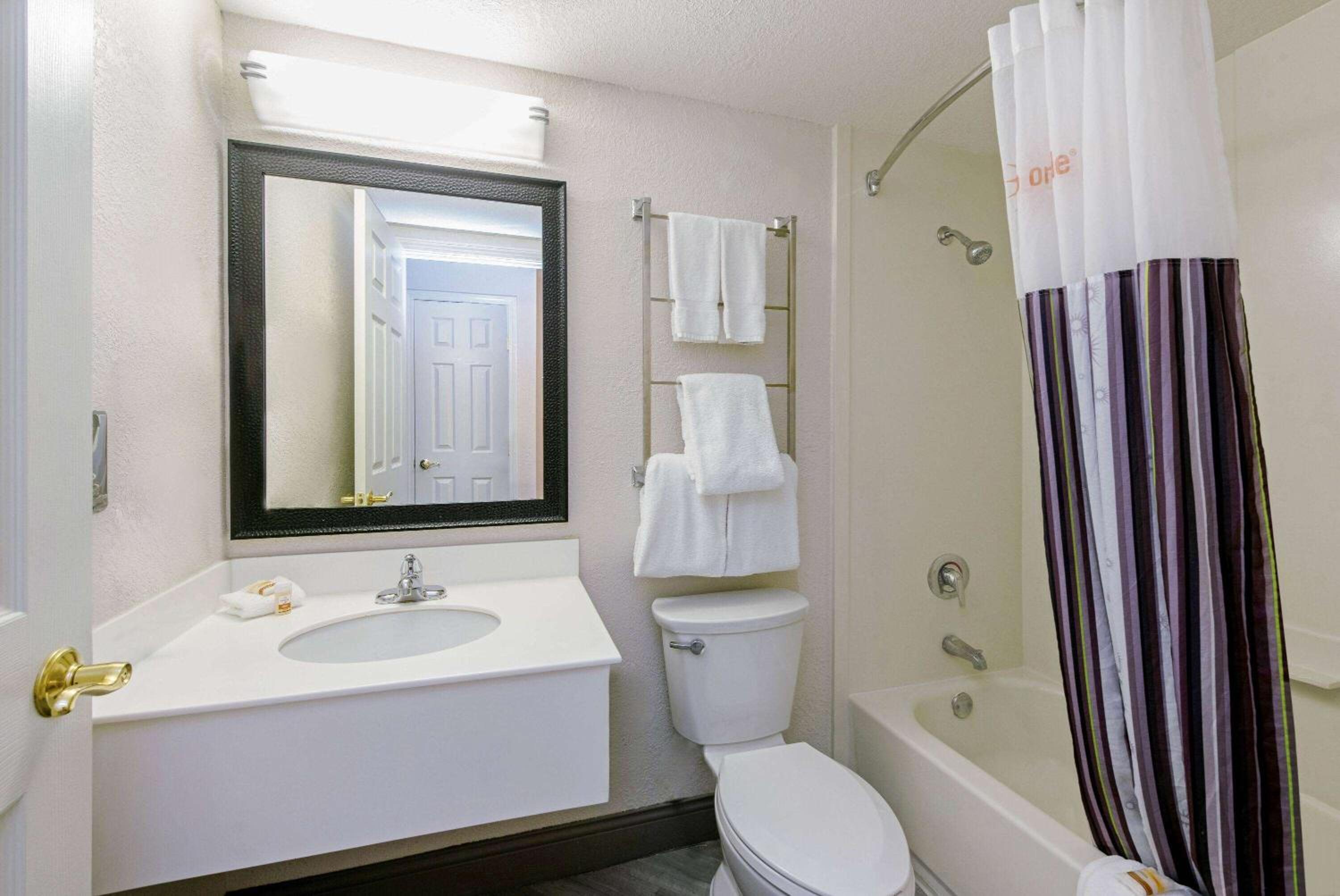 Double Room with Two Double Beds - Photo 4