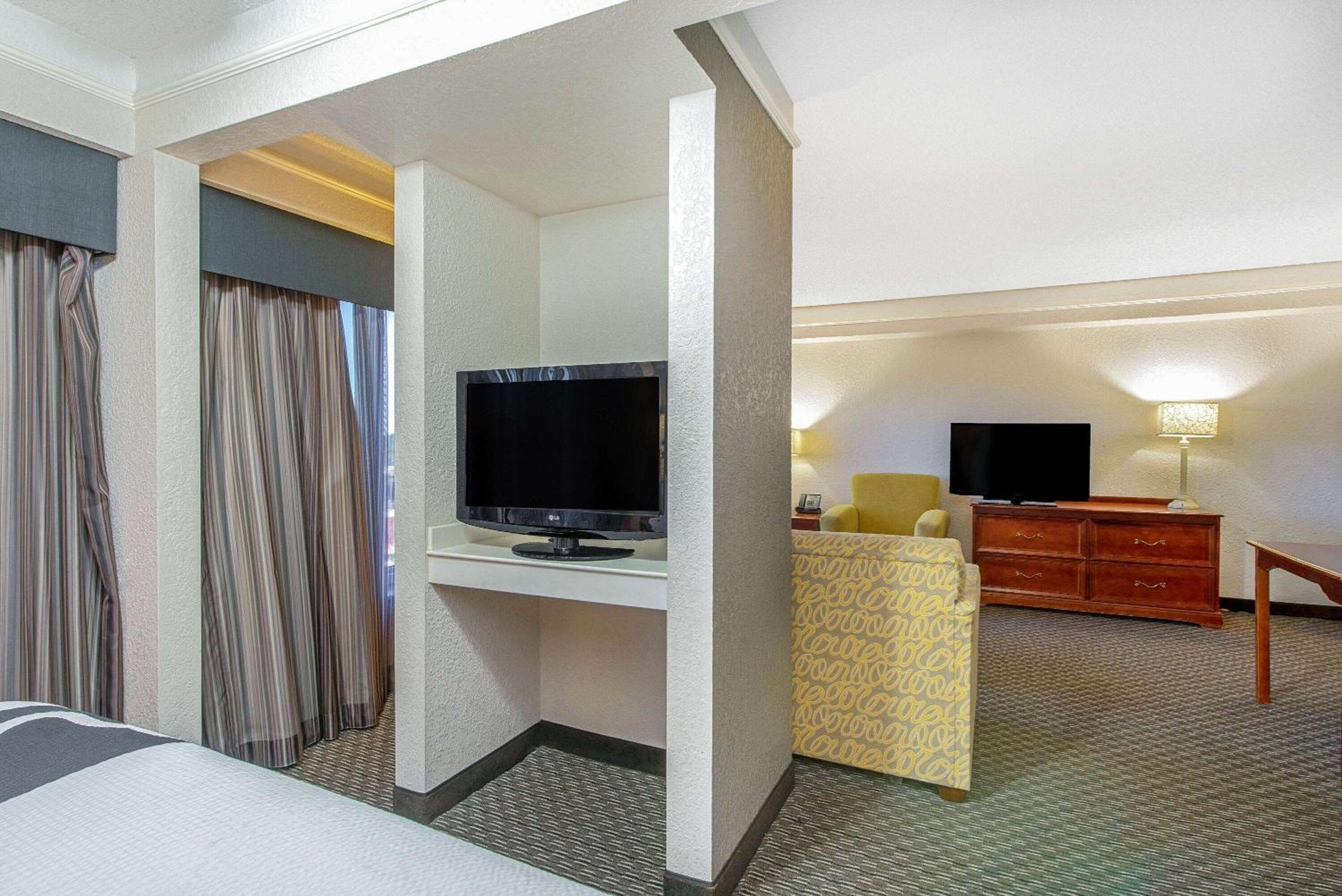 King Suite - Photo 1