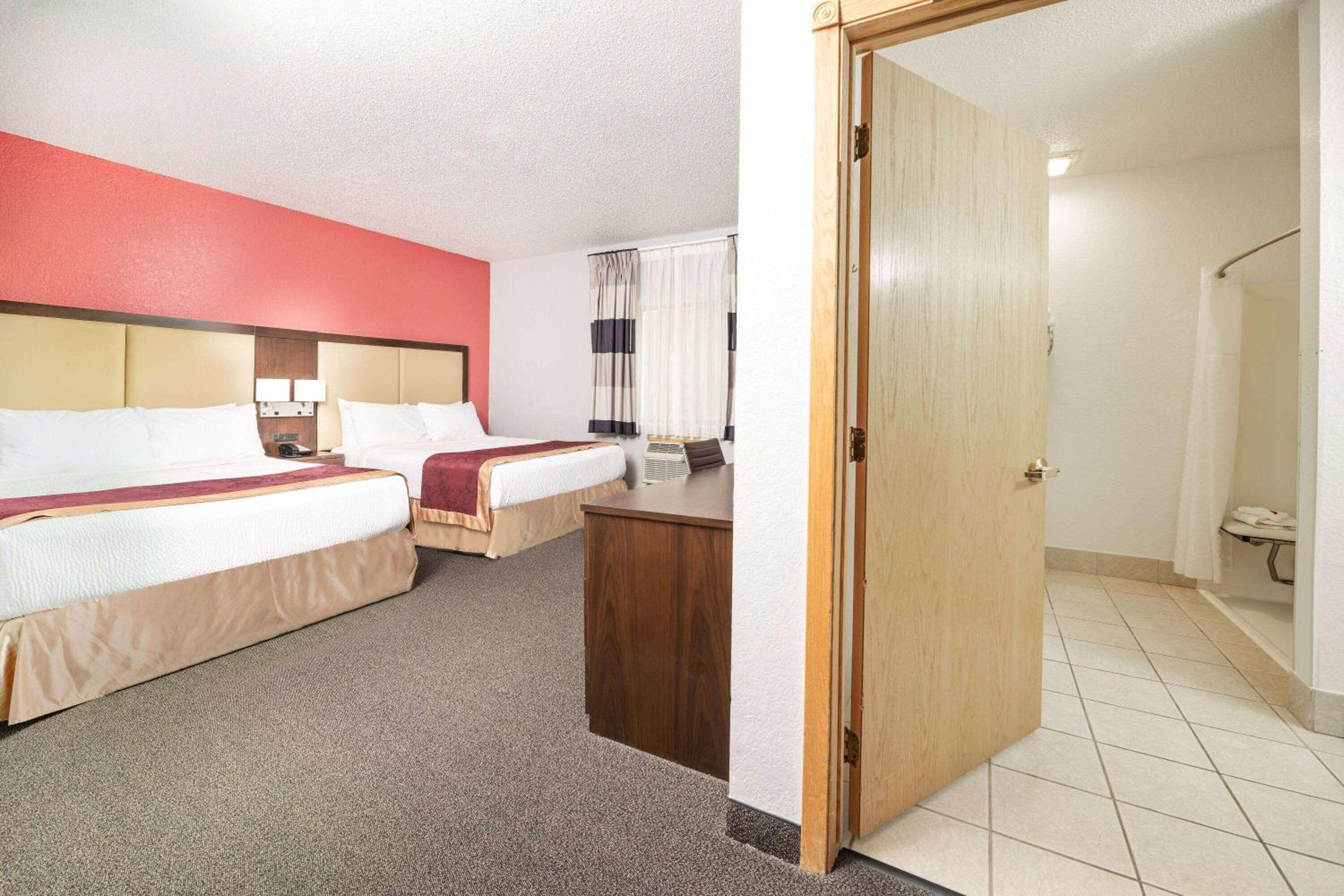 Queen Room with Two Queen Beds and Pool View - Disability Access/Non-Smoking photo 1