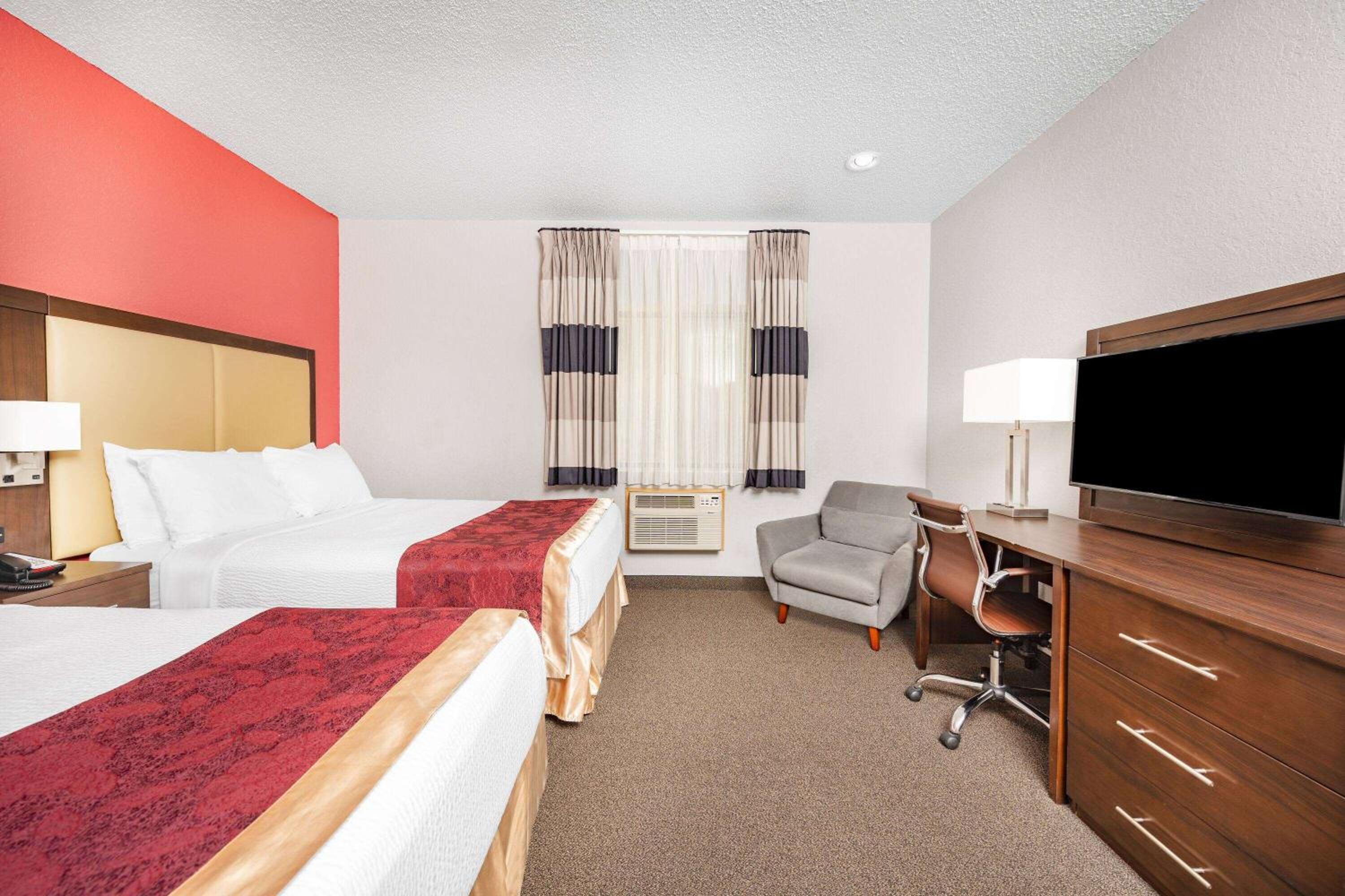 Queen Room with Two Queen Beds - Non-Smoking photo 1