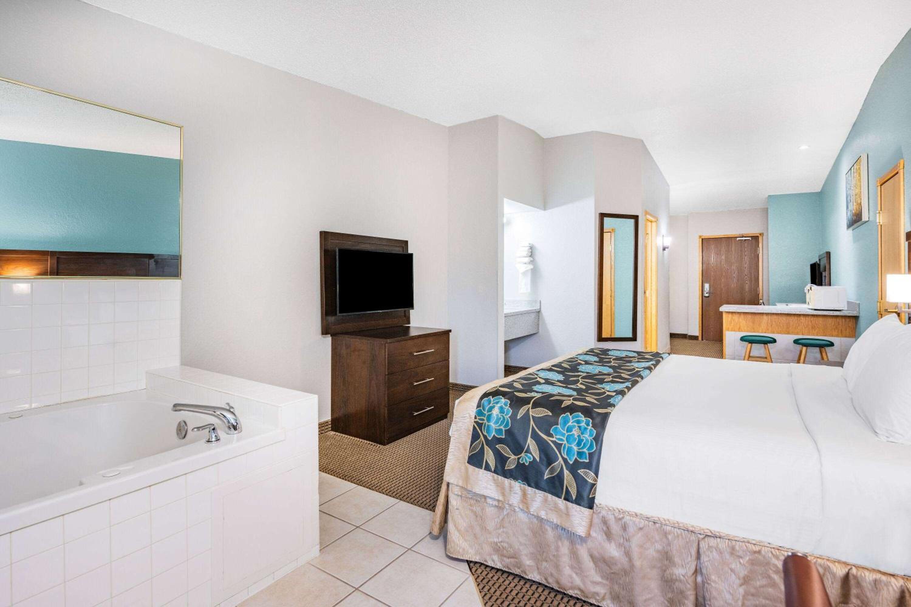 Studio Suite with King Bed  - Non-Smoking photo 1