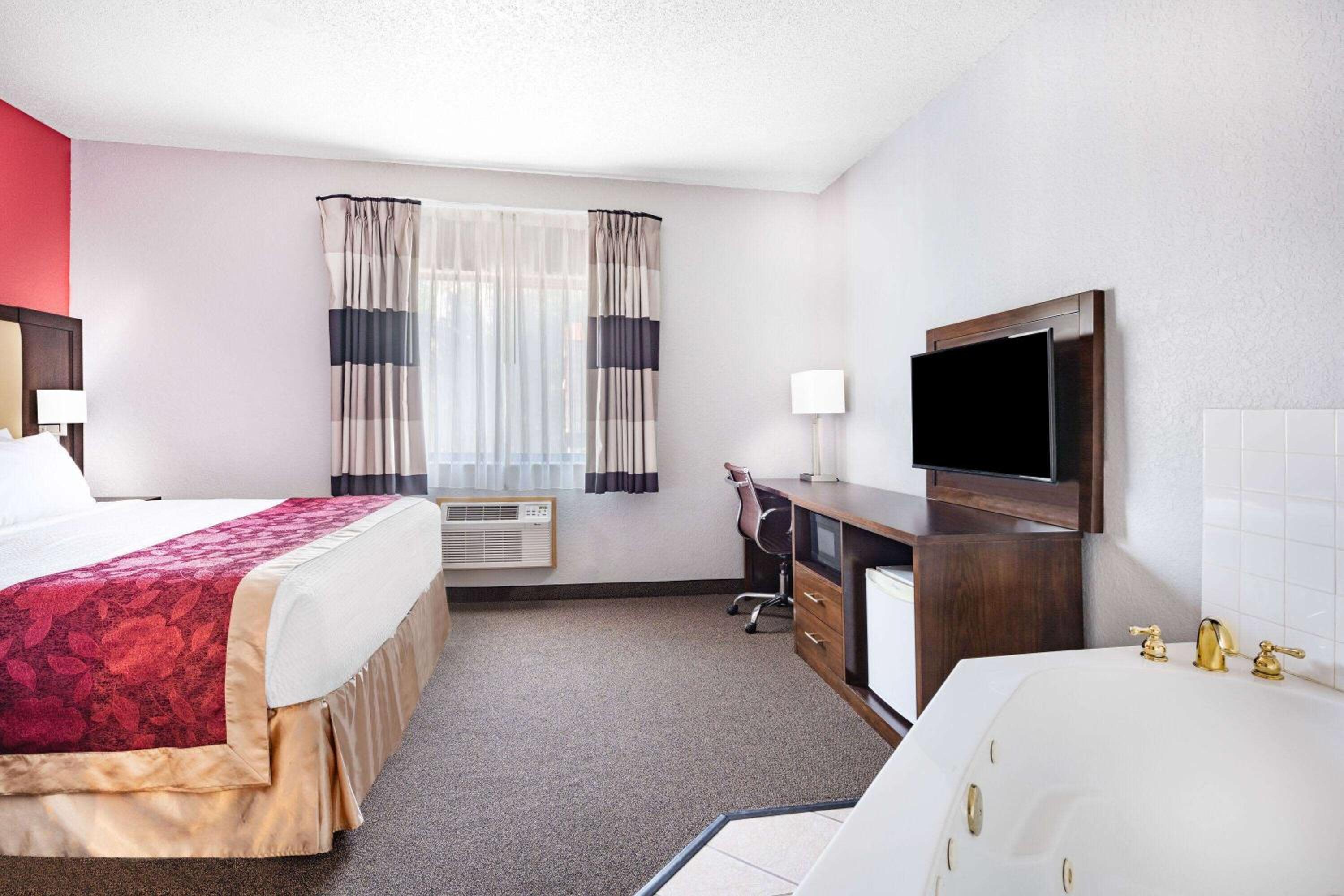 King Studio Suite - Non-Smoking photo 1