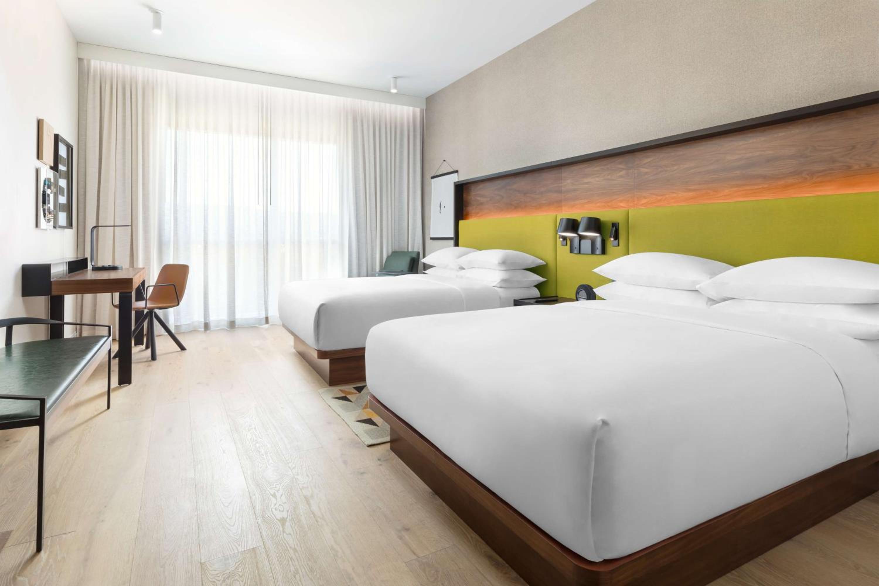 Queen Room with Two Queen Beds - Photo 12
