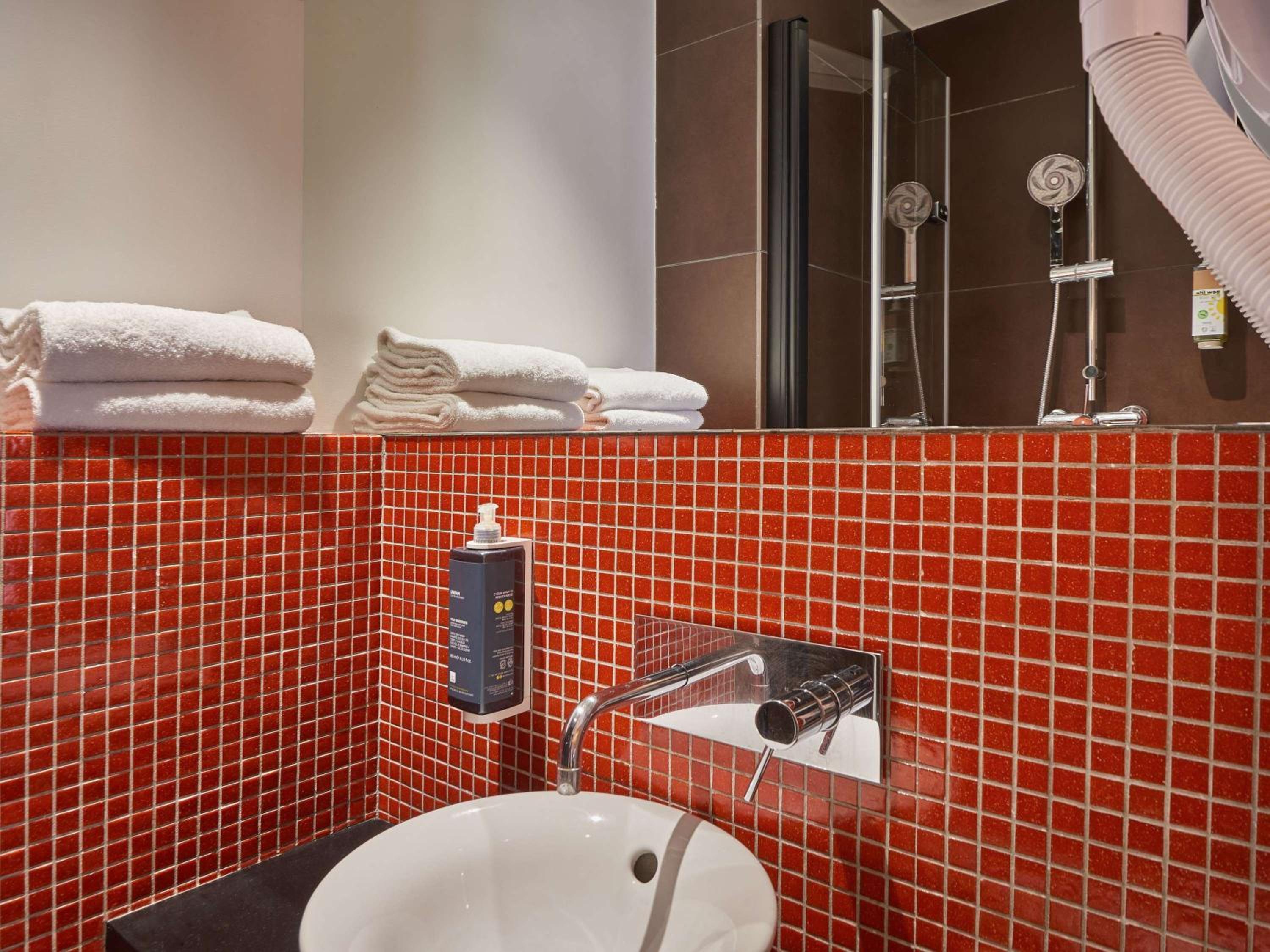Twin Room - Photo 4