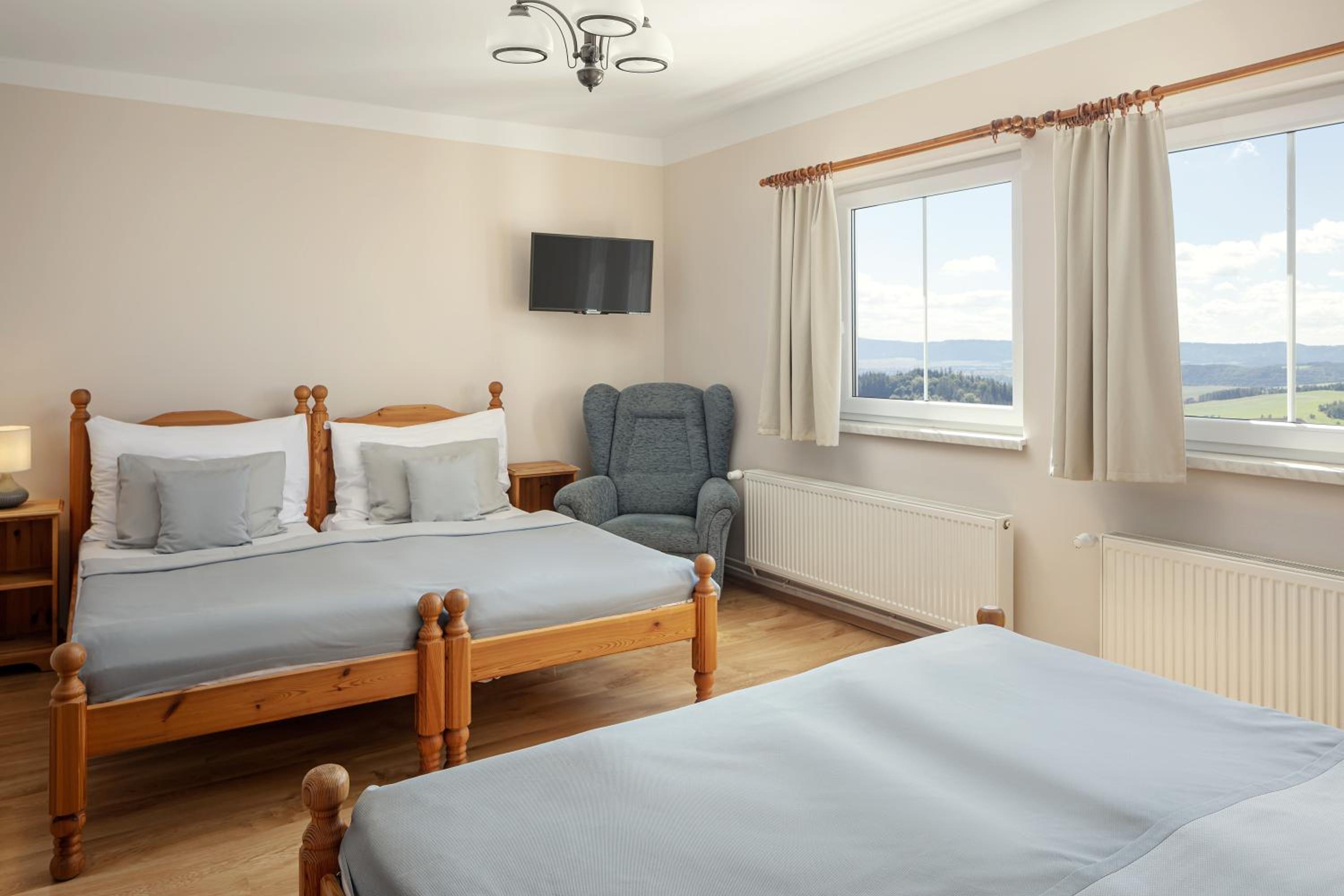 Quadruple Room with Mountain View - Photo 1