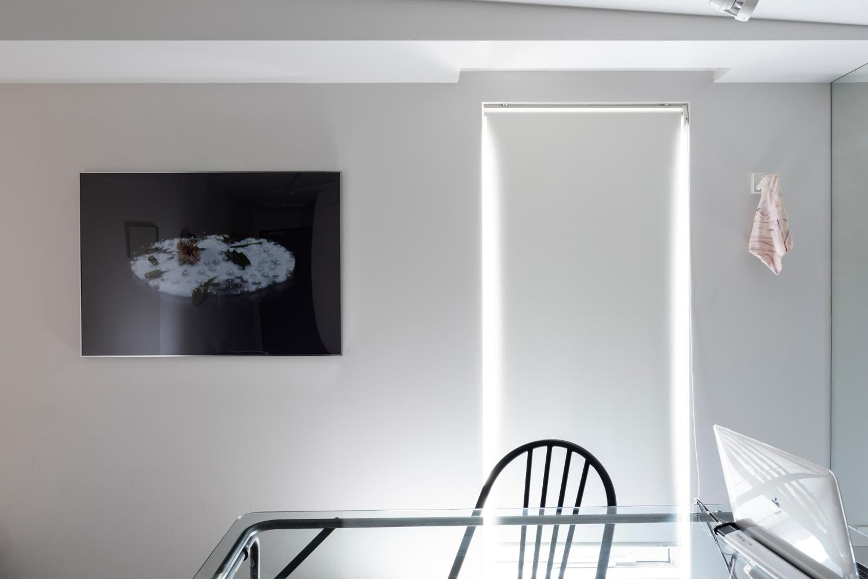 An immersive, experimental gallery for future collectors - Photo 5