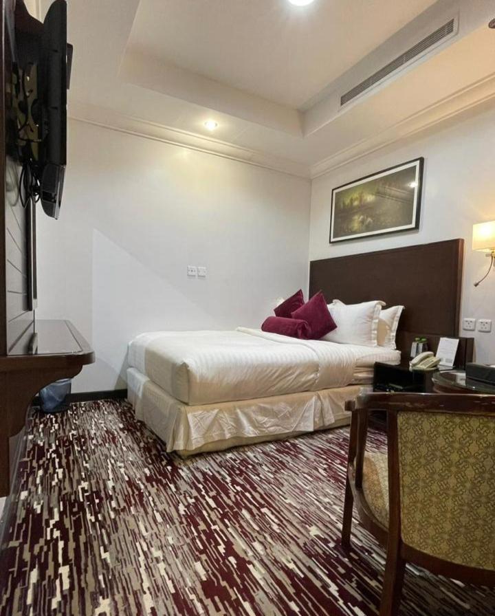 Small Double Room - Photo 13