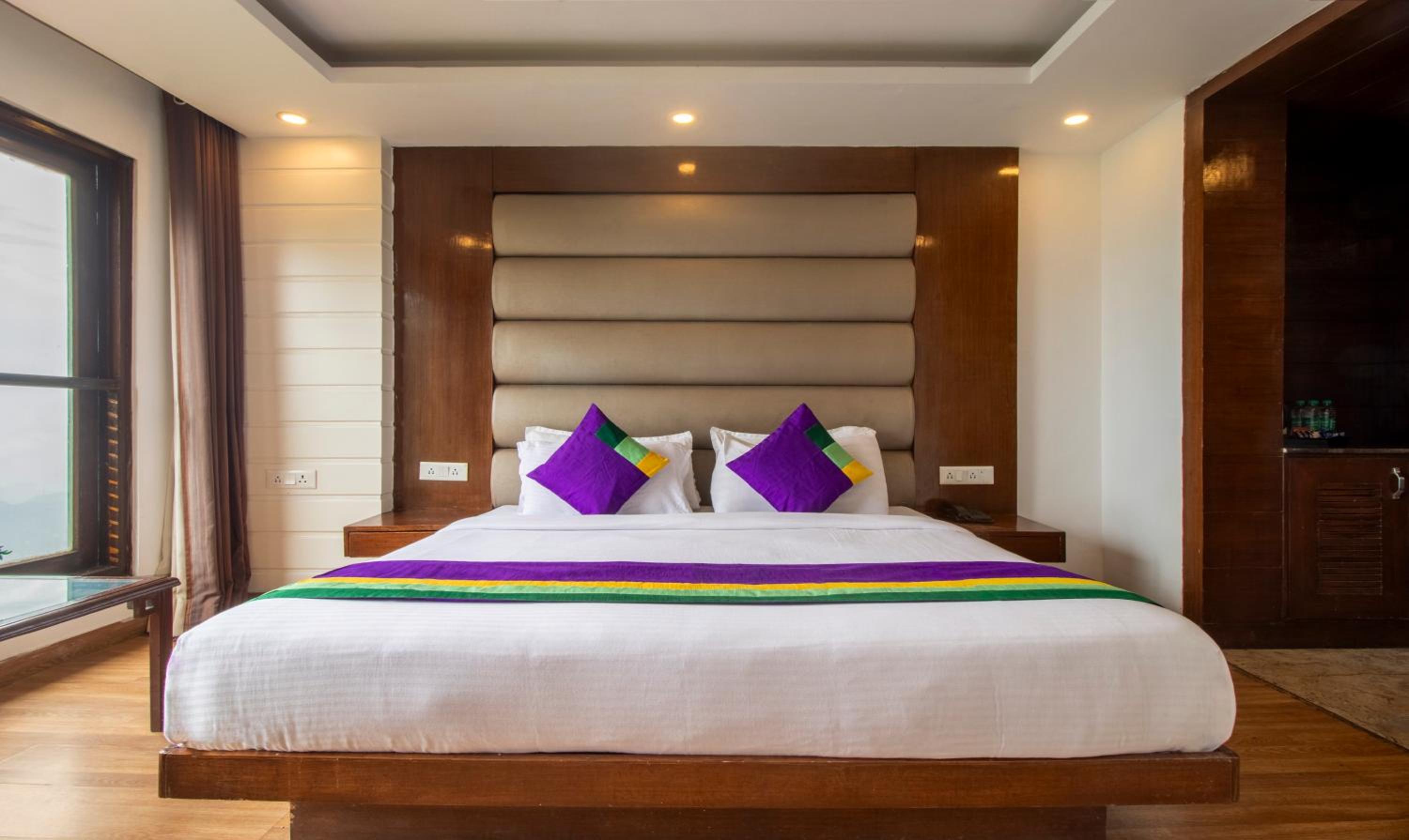 Spacious Premium Room With Valley View photo 2