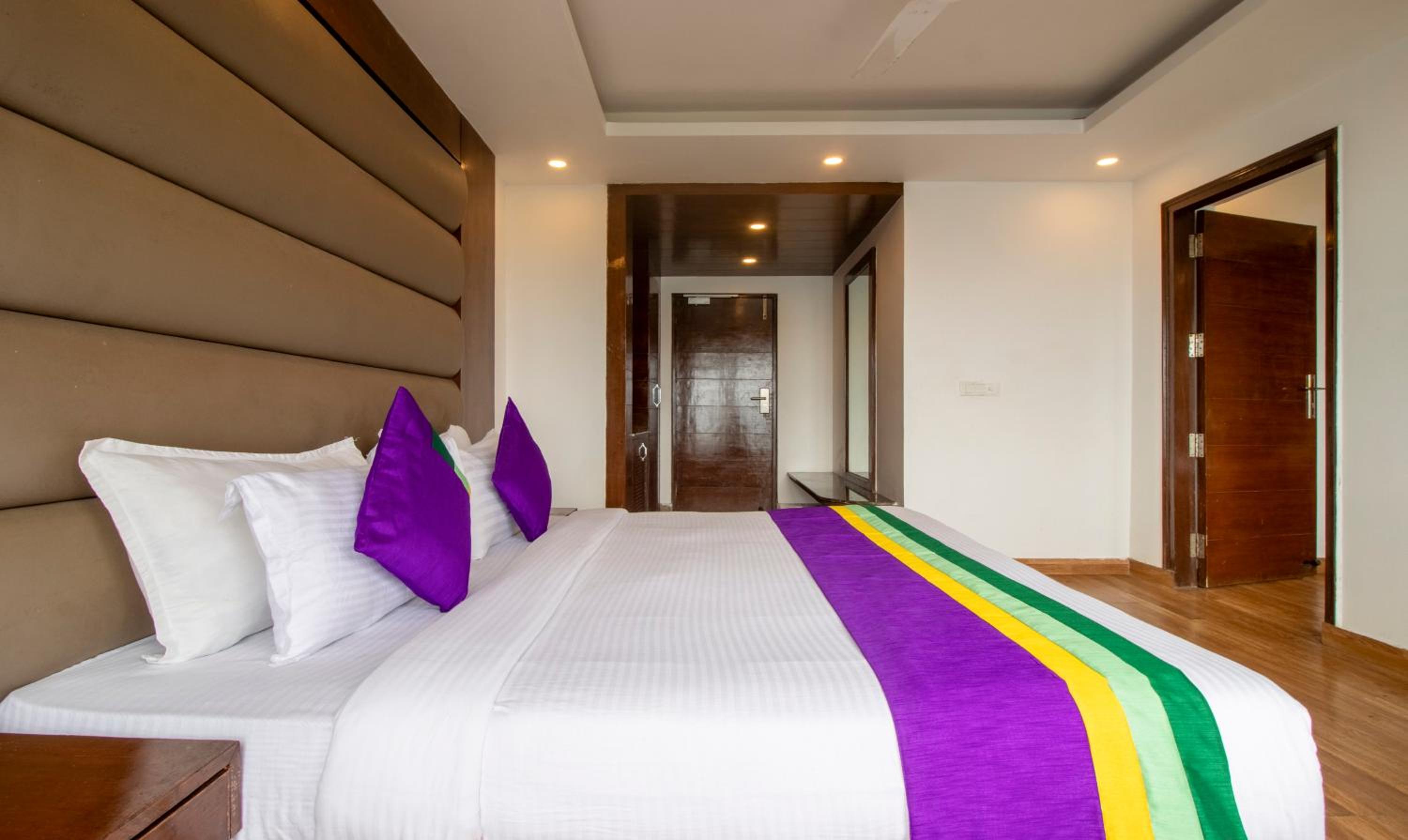 Spacious Premium Room With Valley View photo 3
