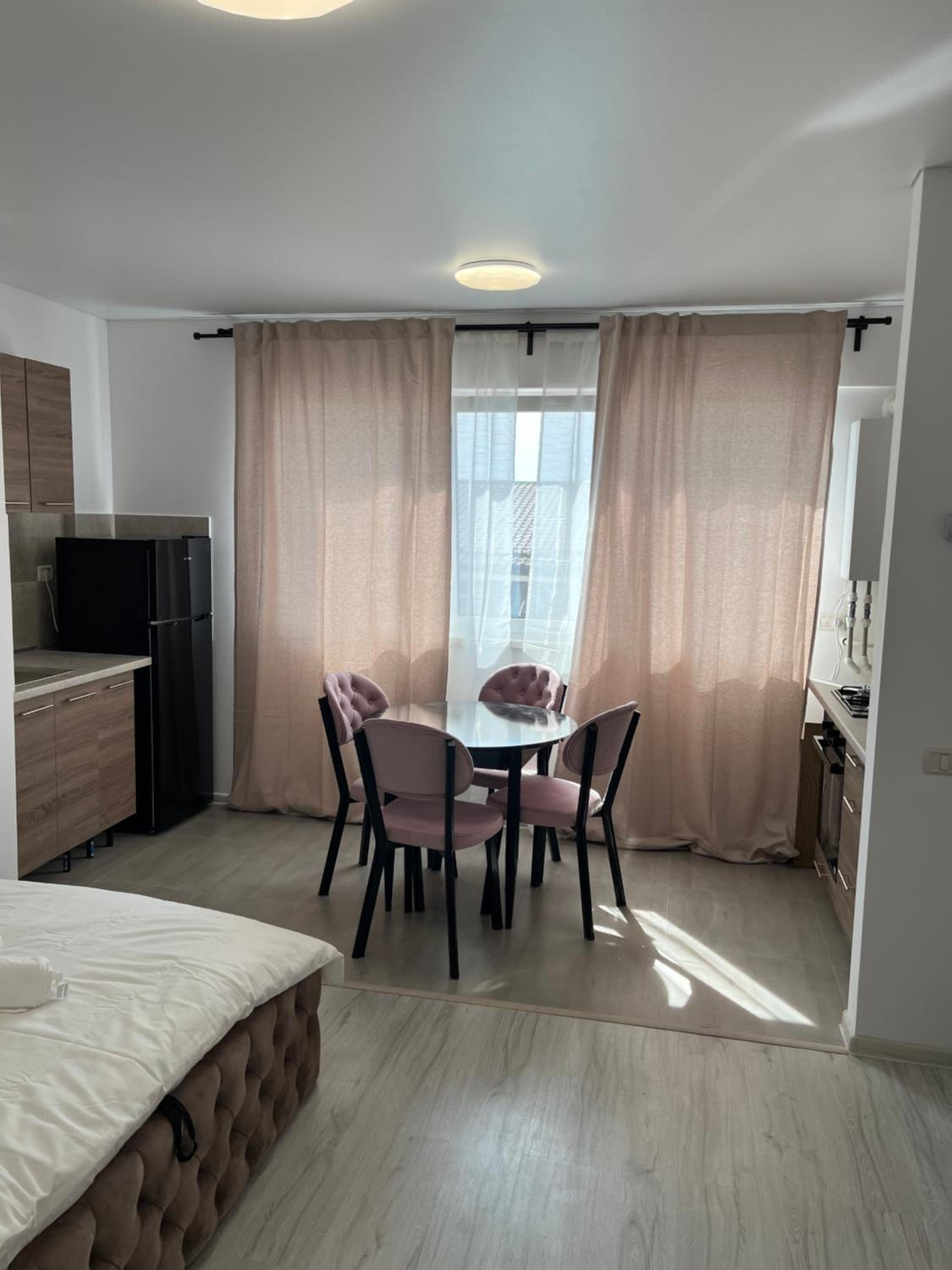 One-Bedroom Apartment photo 1