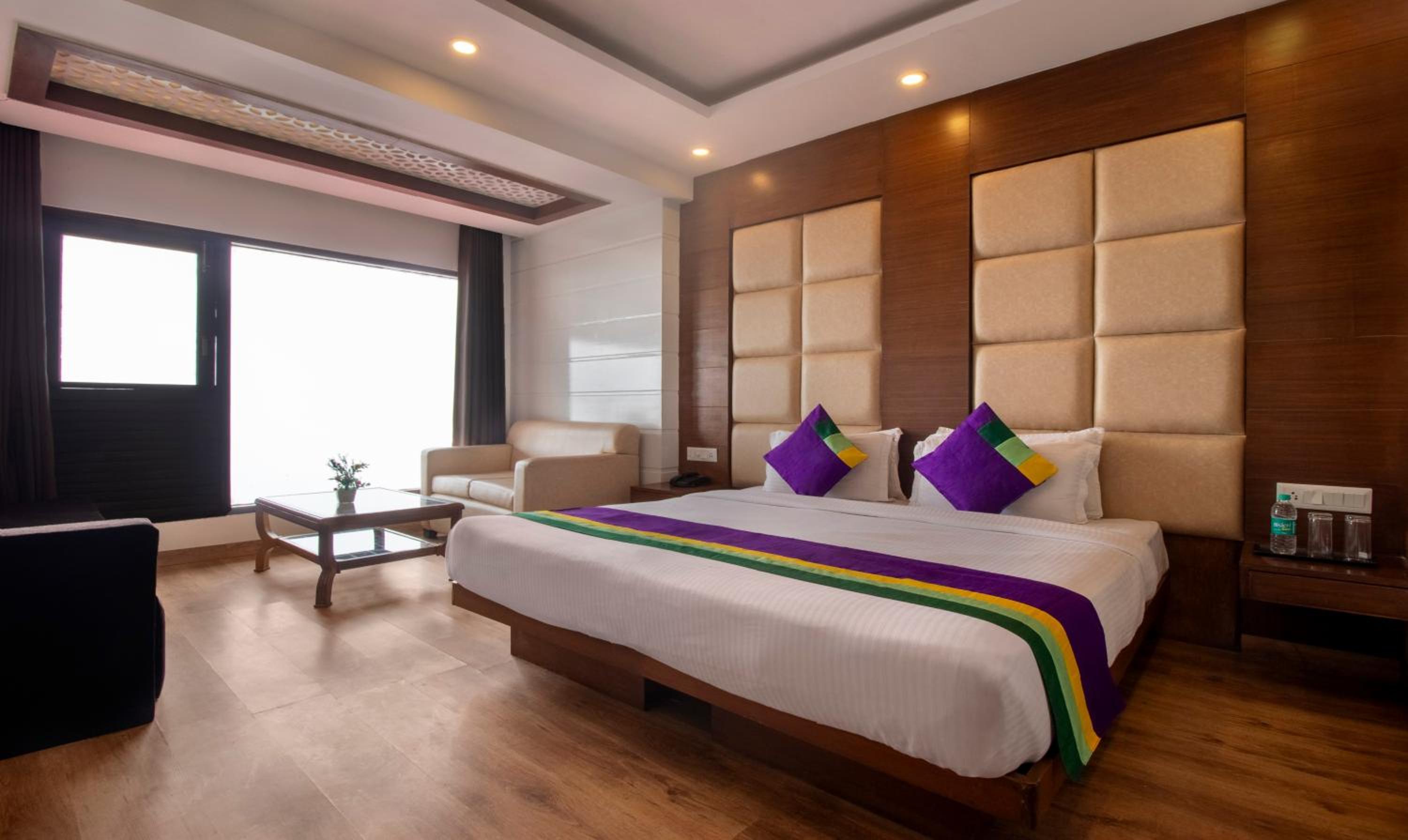 Standard Room With Wooden Flooring photo 3