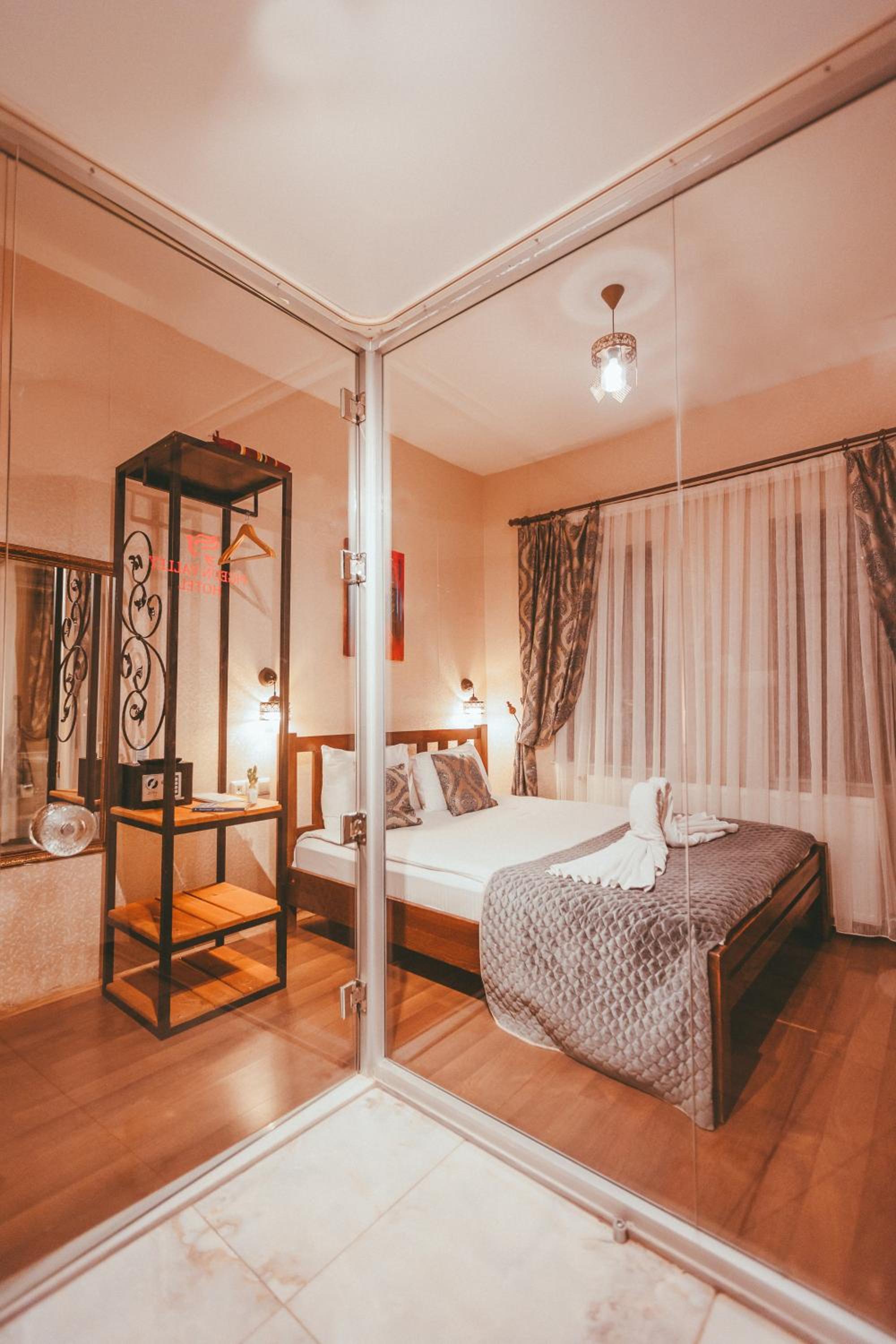 Budget Double Room photo 2